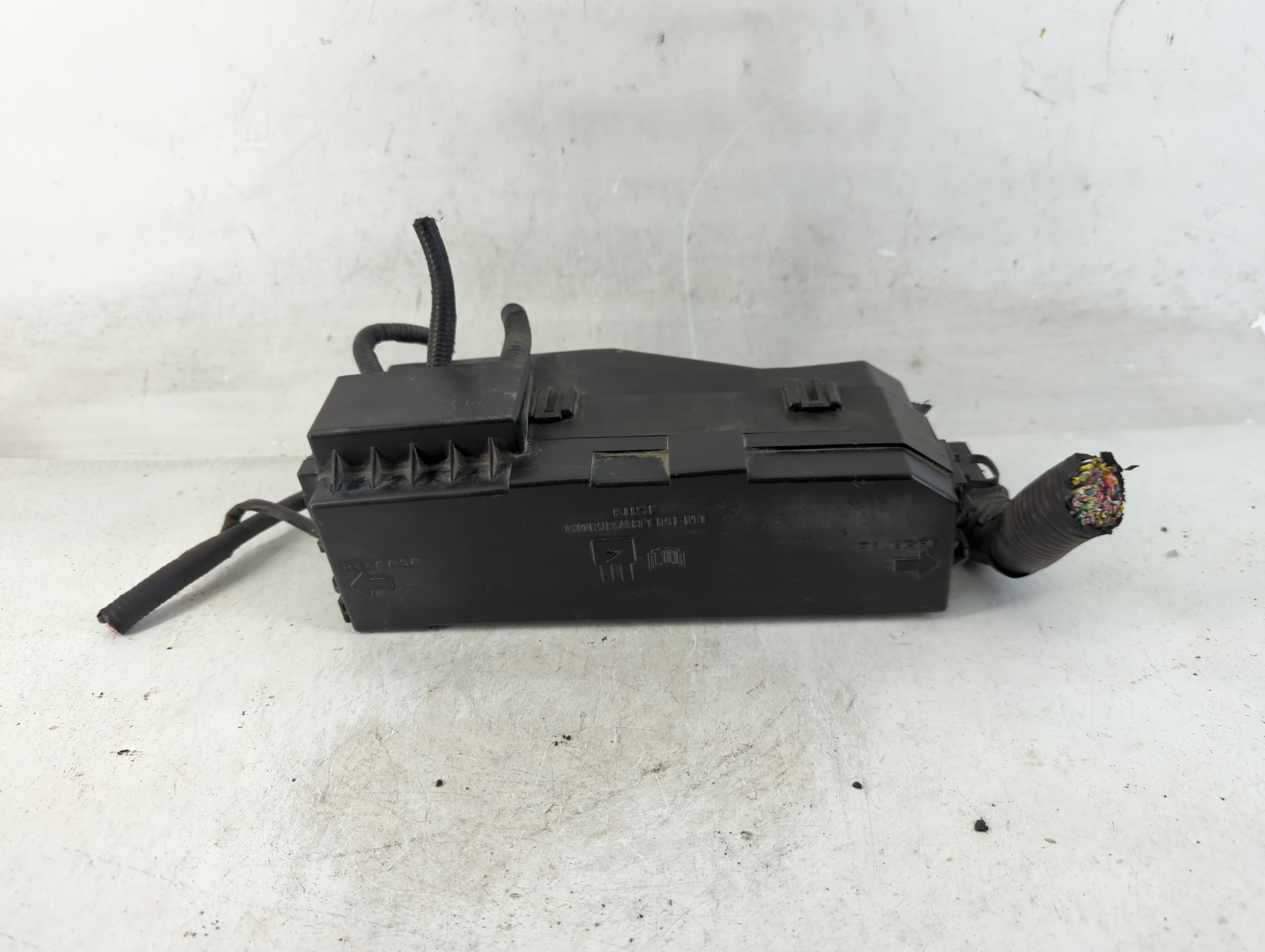 2009-2009 Ford Escape Fusebox Fuse Box Relay Module 789176 - Oemusedautoparts1.com