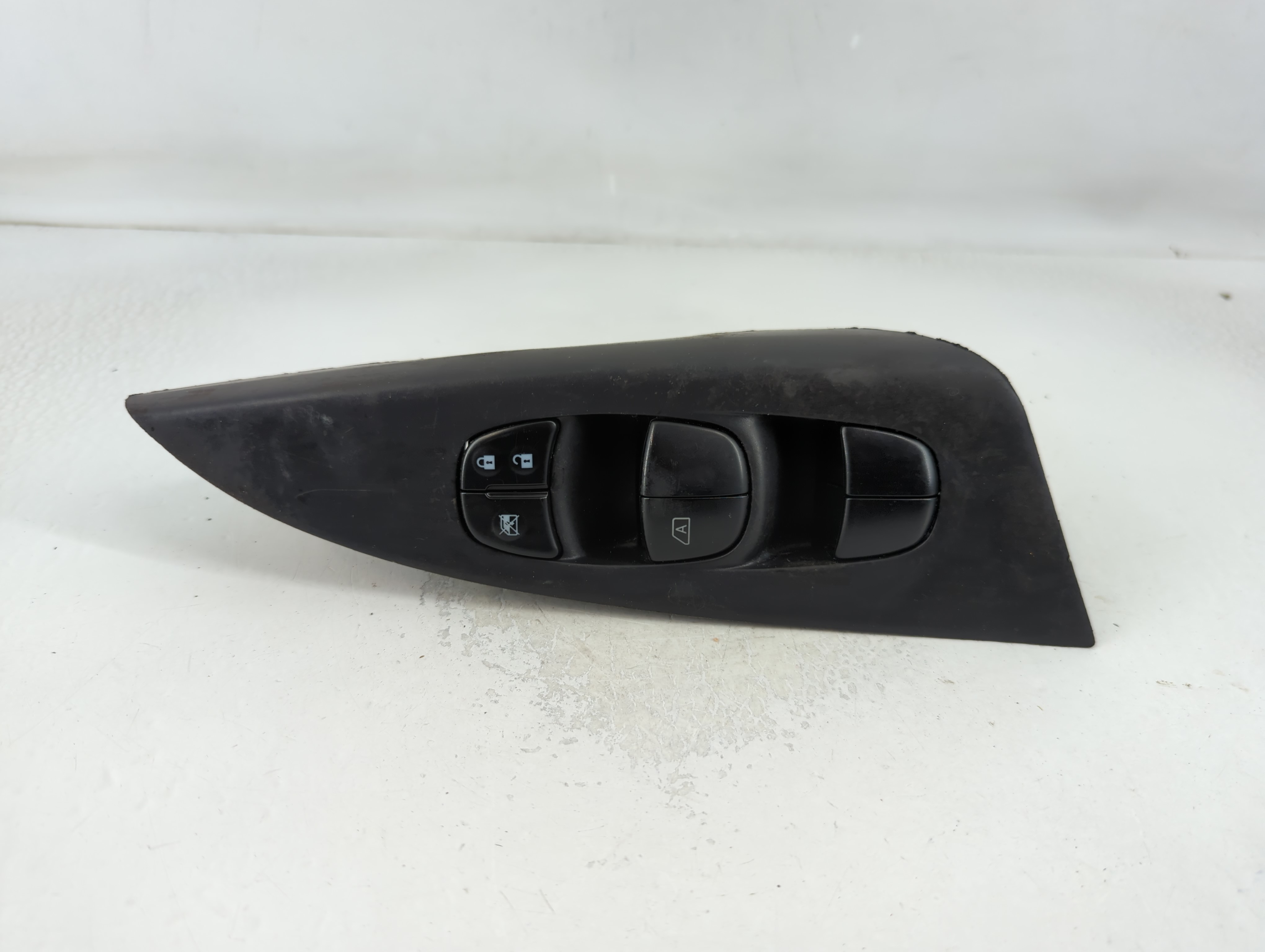 Picture of 2013-2019 Nissan Sentra Driver Left Door Master Power Window Switch 789212
