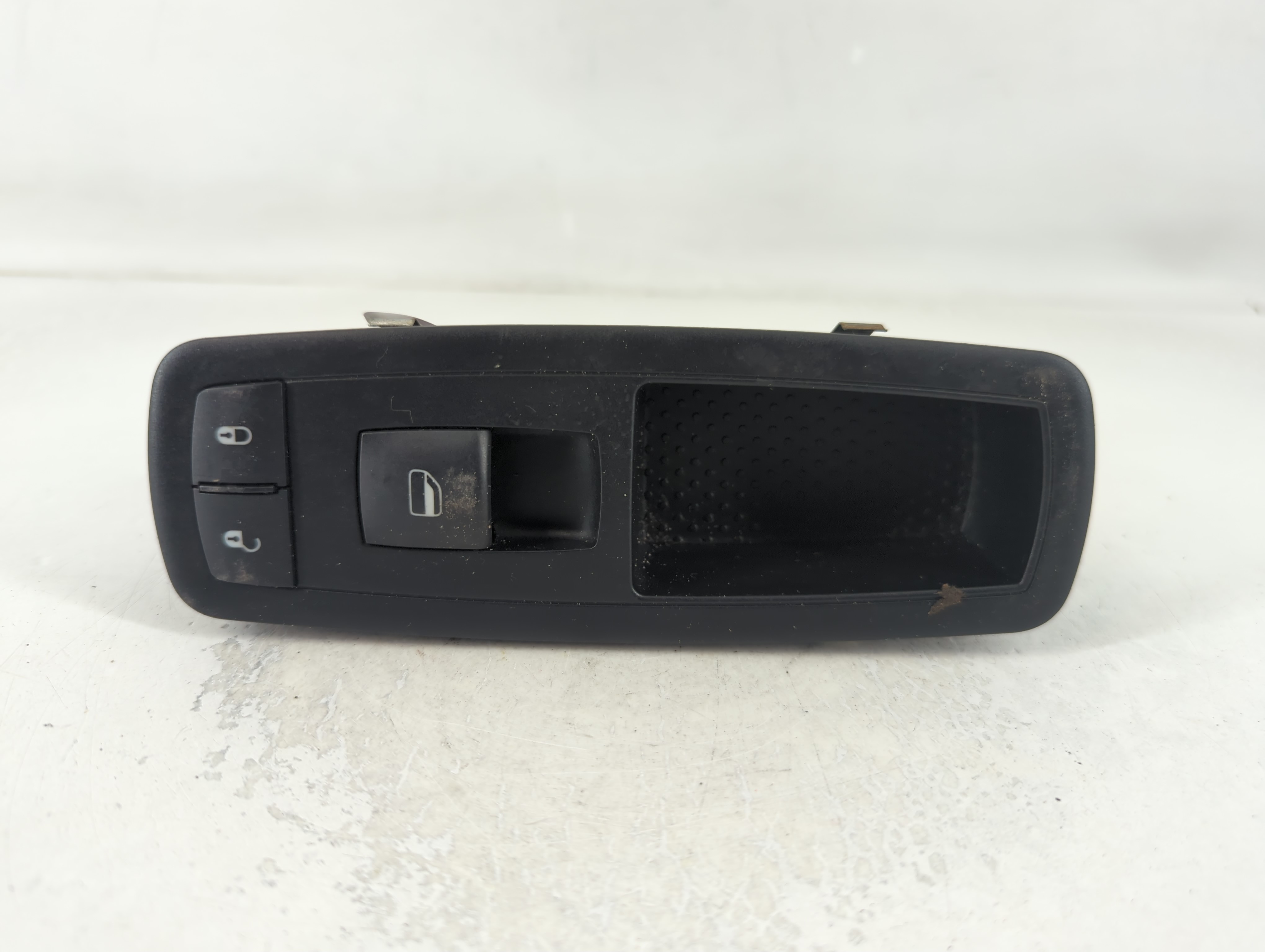 2001-2006 Hyundai Santa Fe Driver Left Door Master Power Window Switch 789337 - Oemusedautoparts1.com