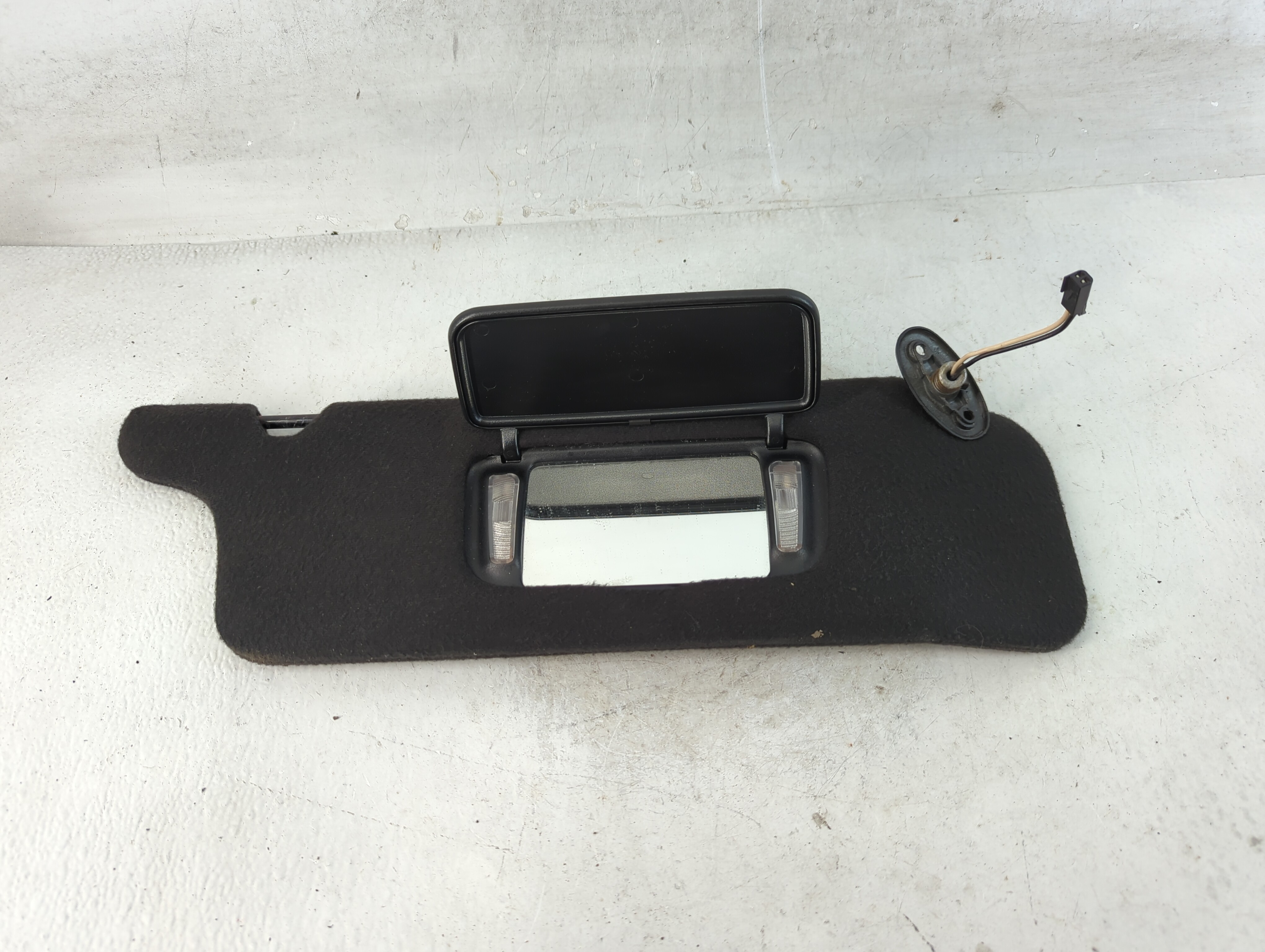 1997 Ford Mustang Passenger Sun Visor Mirror Right Sunvisor 789446 - Oemusedautoparts1.com