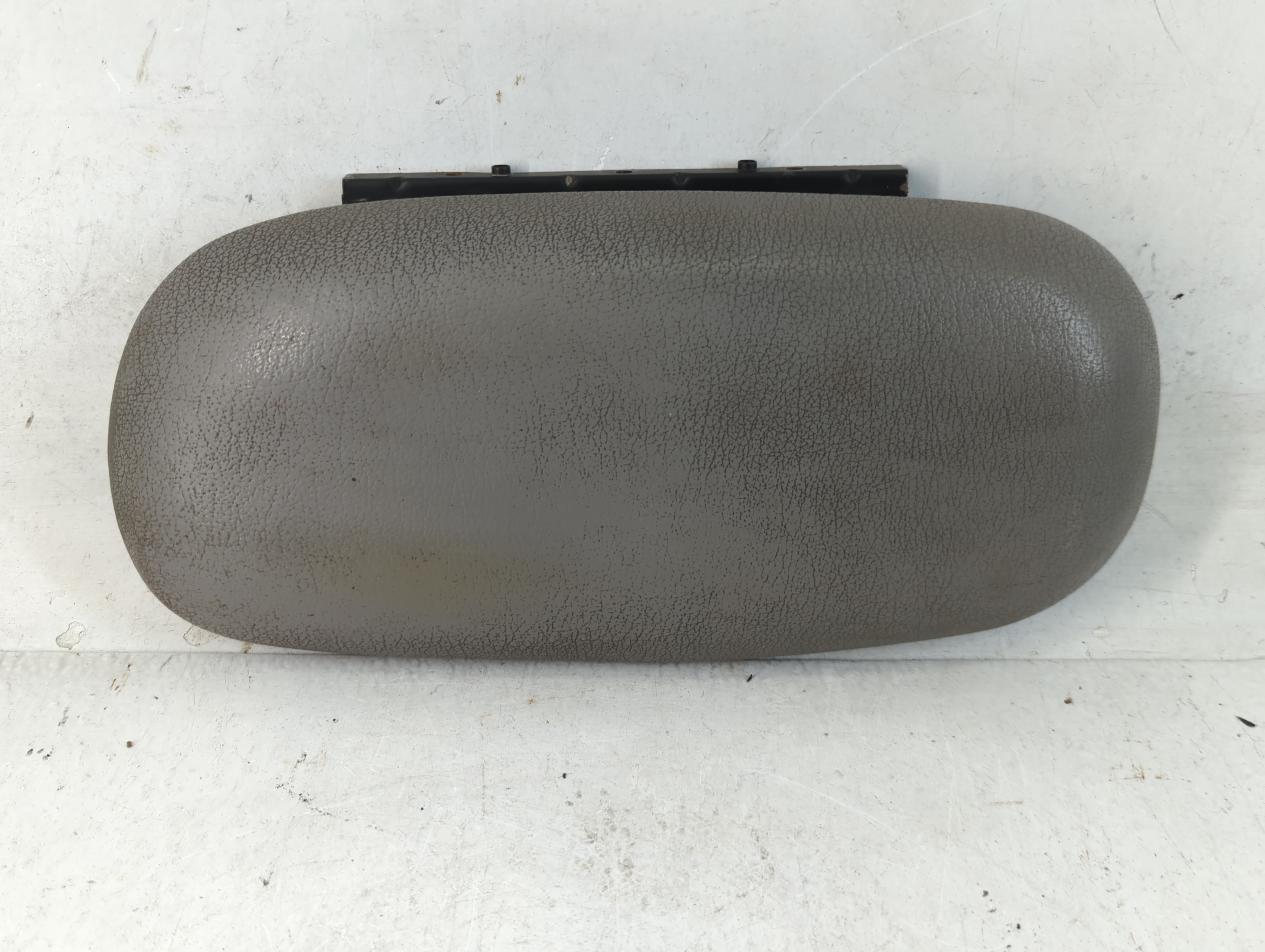 1997 Ford Mustang Center Console Armrest Cover Lid 789471 - Oemusedautoparts1.com