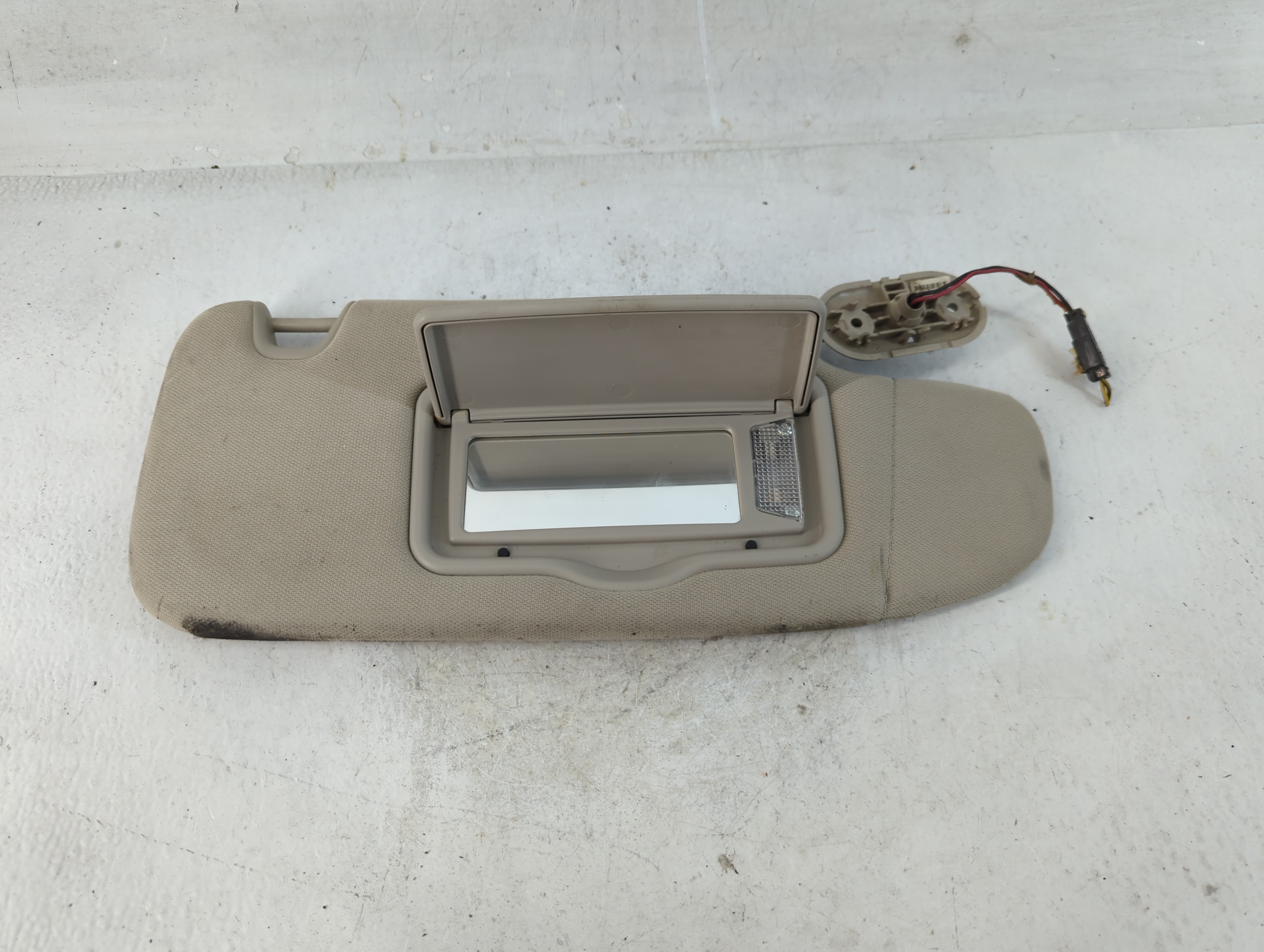 Picture of 2010-2012 Ford Fusion Passenger Sun Visor Mirror Right Sunvisor 789611