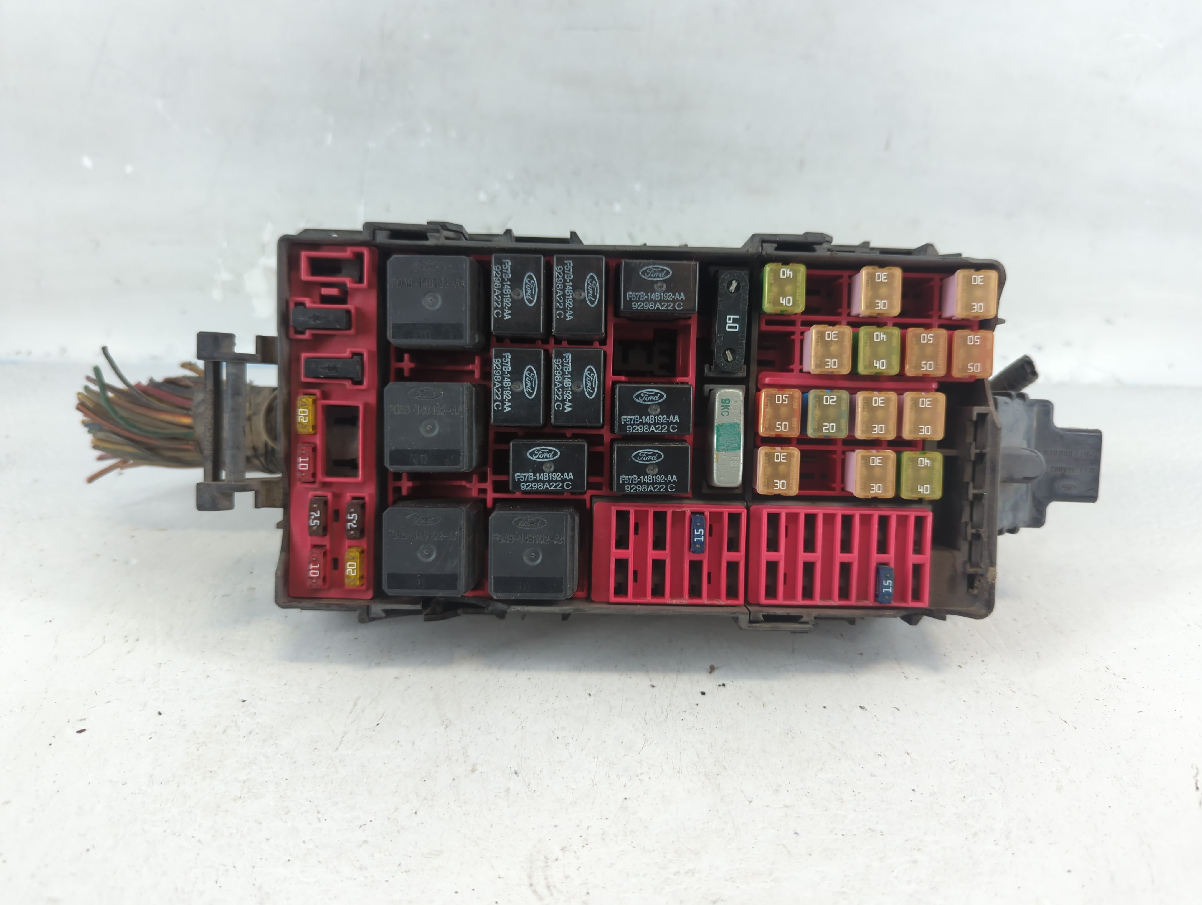 Picture of 2000-2000 Ford Excursion Fusebox Fuse Box Relay Module 789765