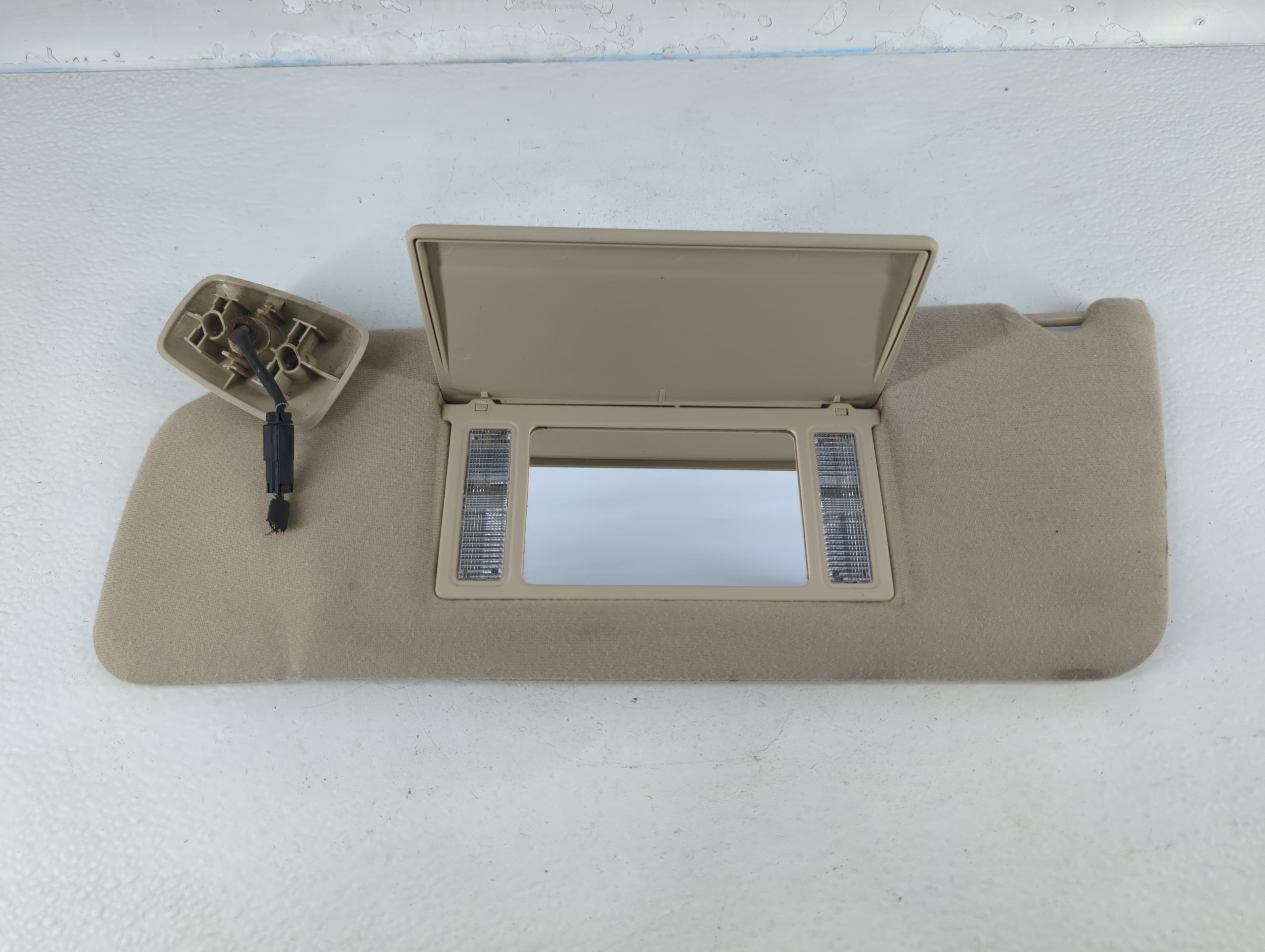 Picture of 2004-2008 Ford F-150 Driver Sun Visor Mirror Left Sunvisor 790018