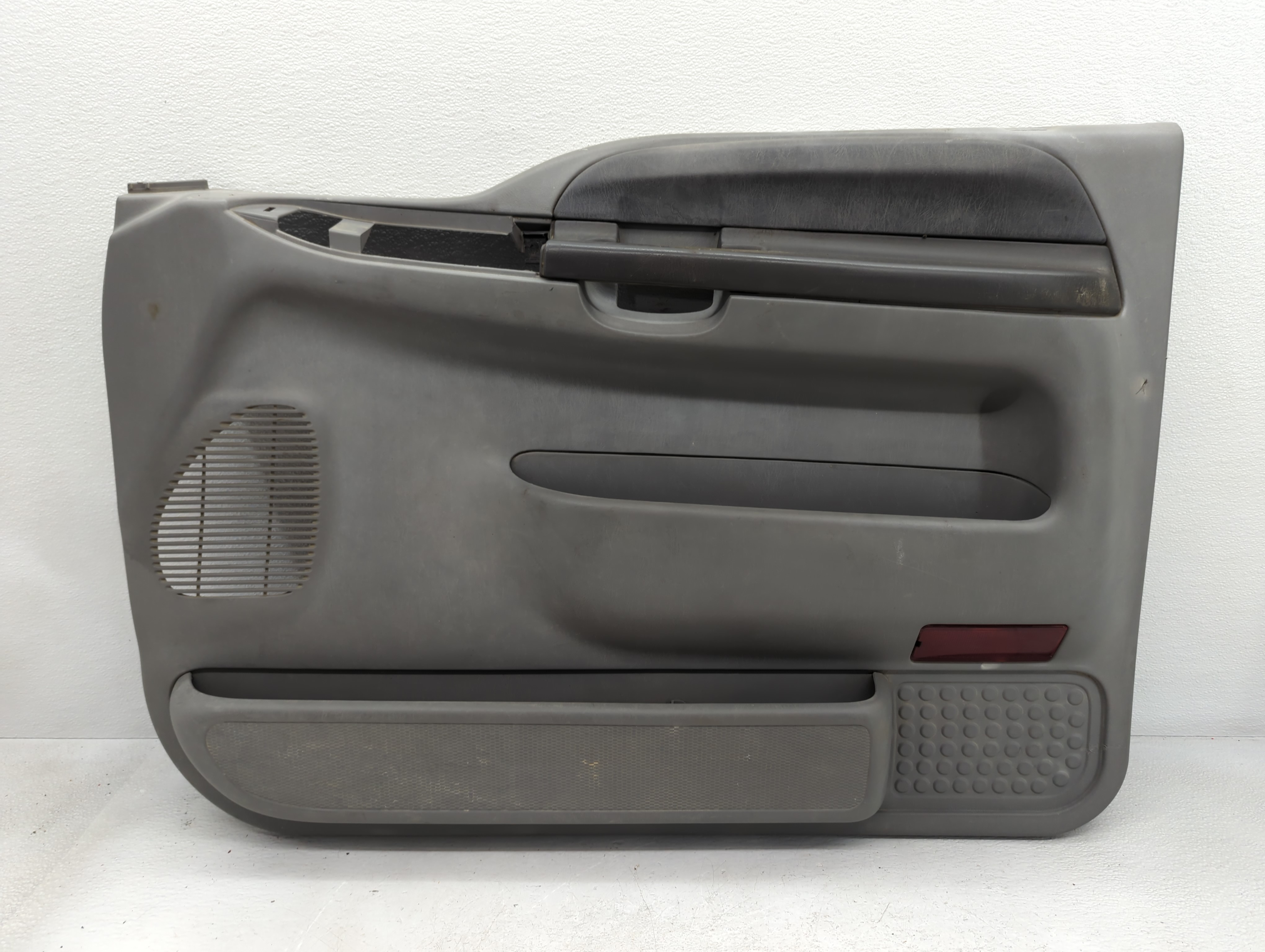 2003 Ford F-350 Super Duty Front Right Passenger Interior Door Panel Trim 790331 - Oemusedautoparts1.com