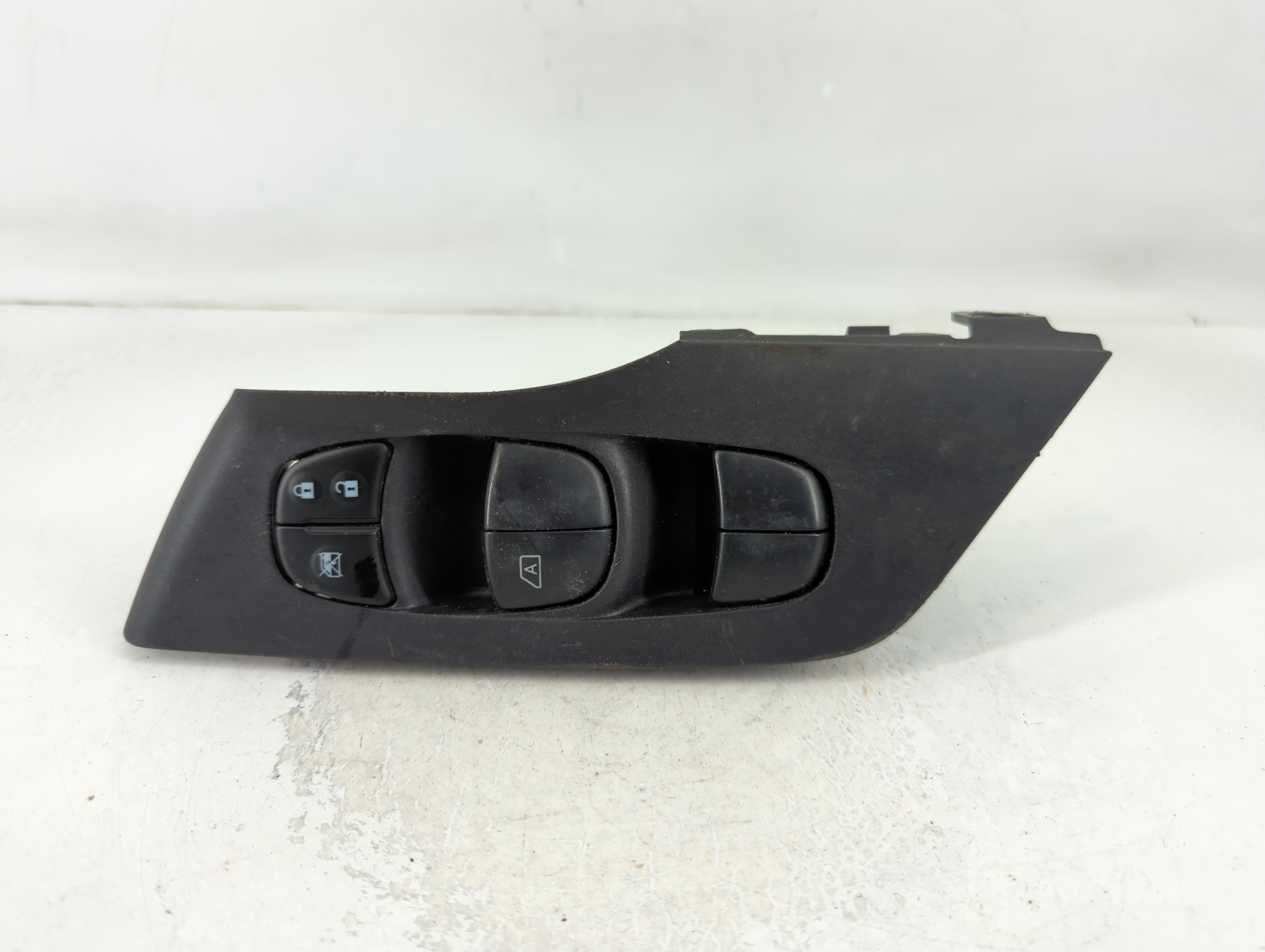 2013-2018 Nissan Altima Driver Left Door Master Power Window Switch 790825 - Oemusedautoparts1.com