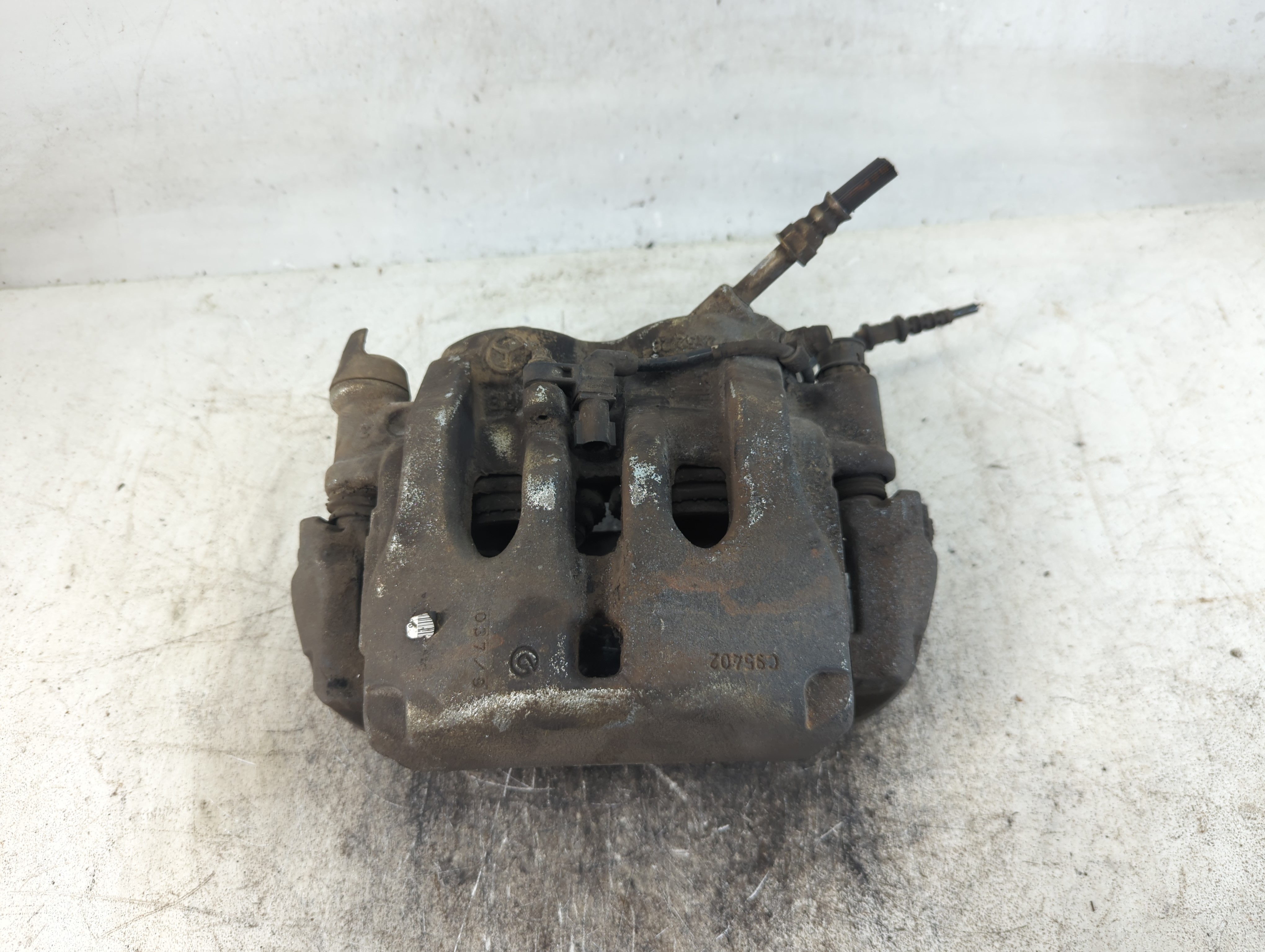2019 Bmw 2500 Front Passenger Right Brake Caliper 790886 - Oemusedautoparts1.com