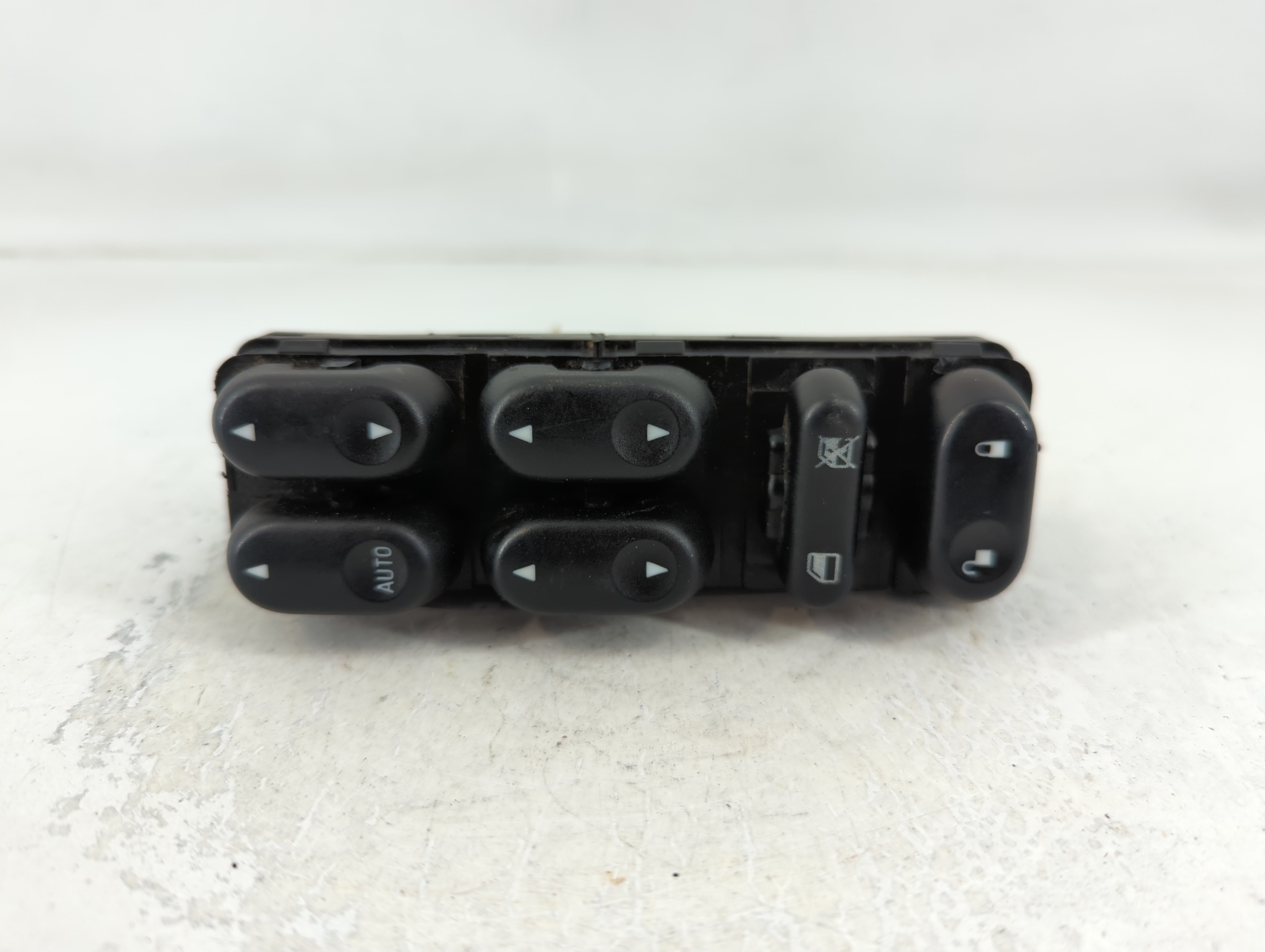 2001-2007 Ford Escape Driver Left Door Master Power Window Switch 790934 - Oemusedautoparts1.com
