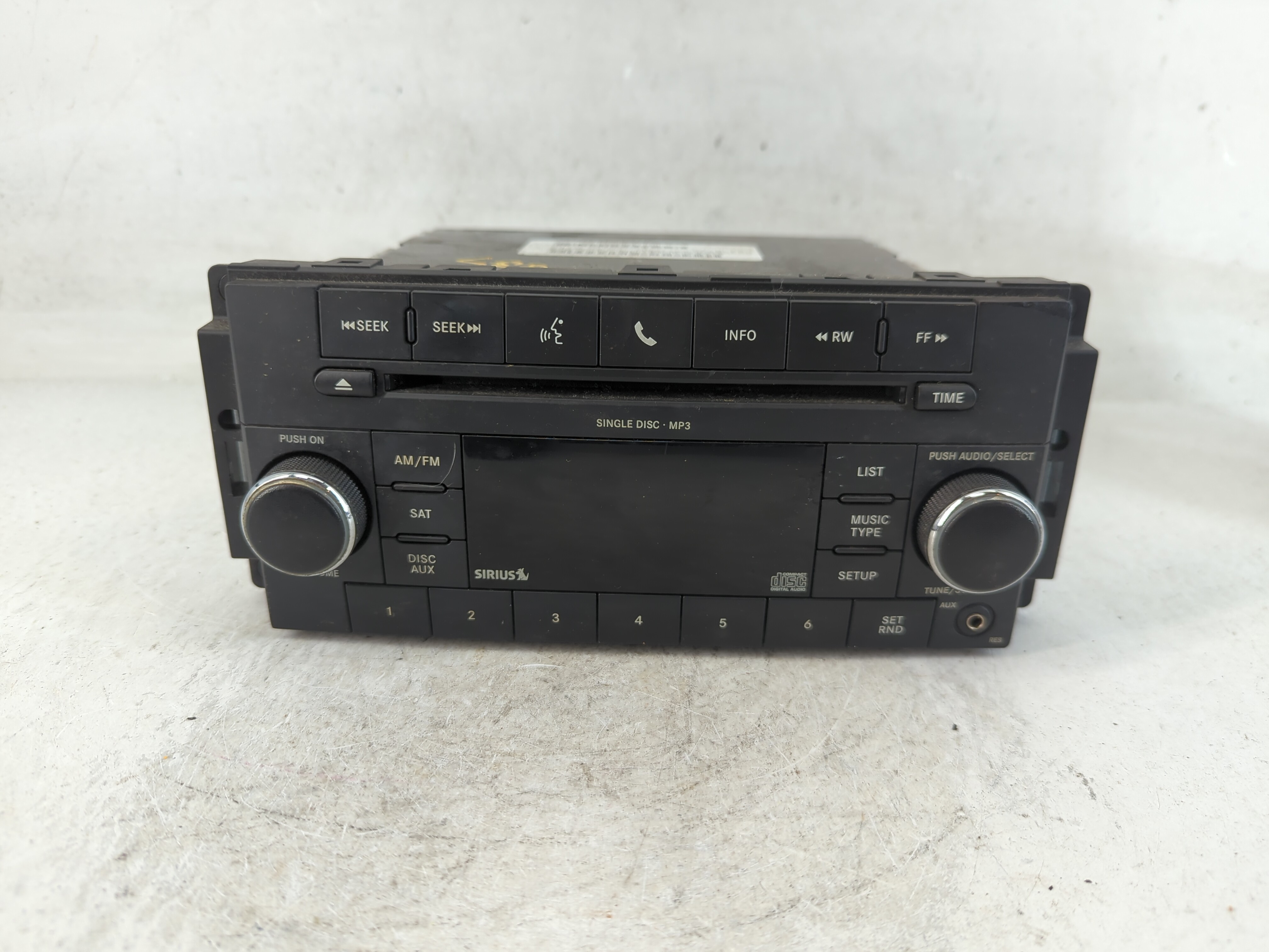 2009-2011 Chrysler Town & Country Am Fm Cd Player Radio Receiver 791084 - Oemusedautoparts1.com