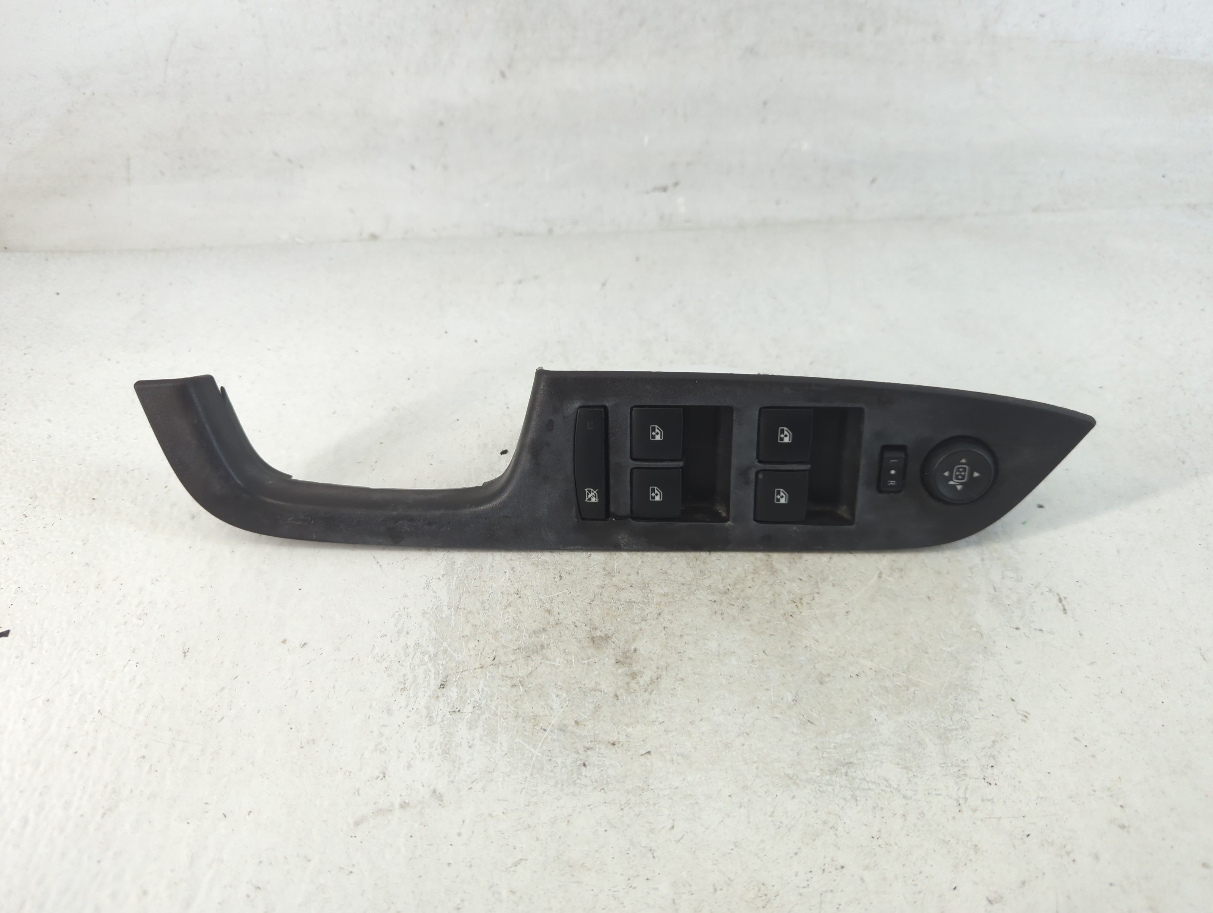 2010-2017 Chevrolet Equinox Driver Left Door Master Power Window Switch 791171 - Oemusedautoparts1.com