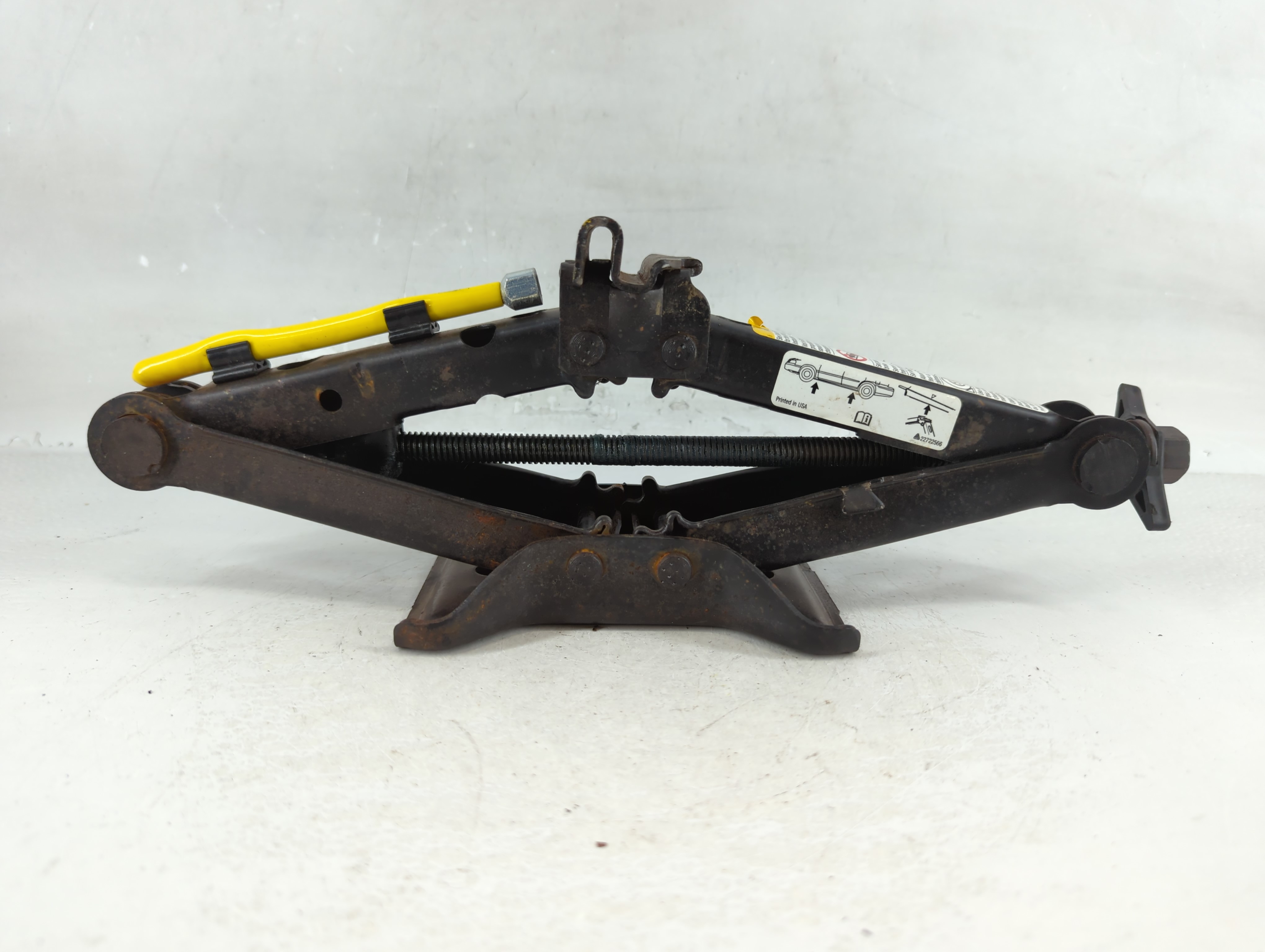 2008 Saturn Aura Spare Scissor Car Jack 791202 - Oemusedautoparts1.com