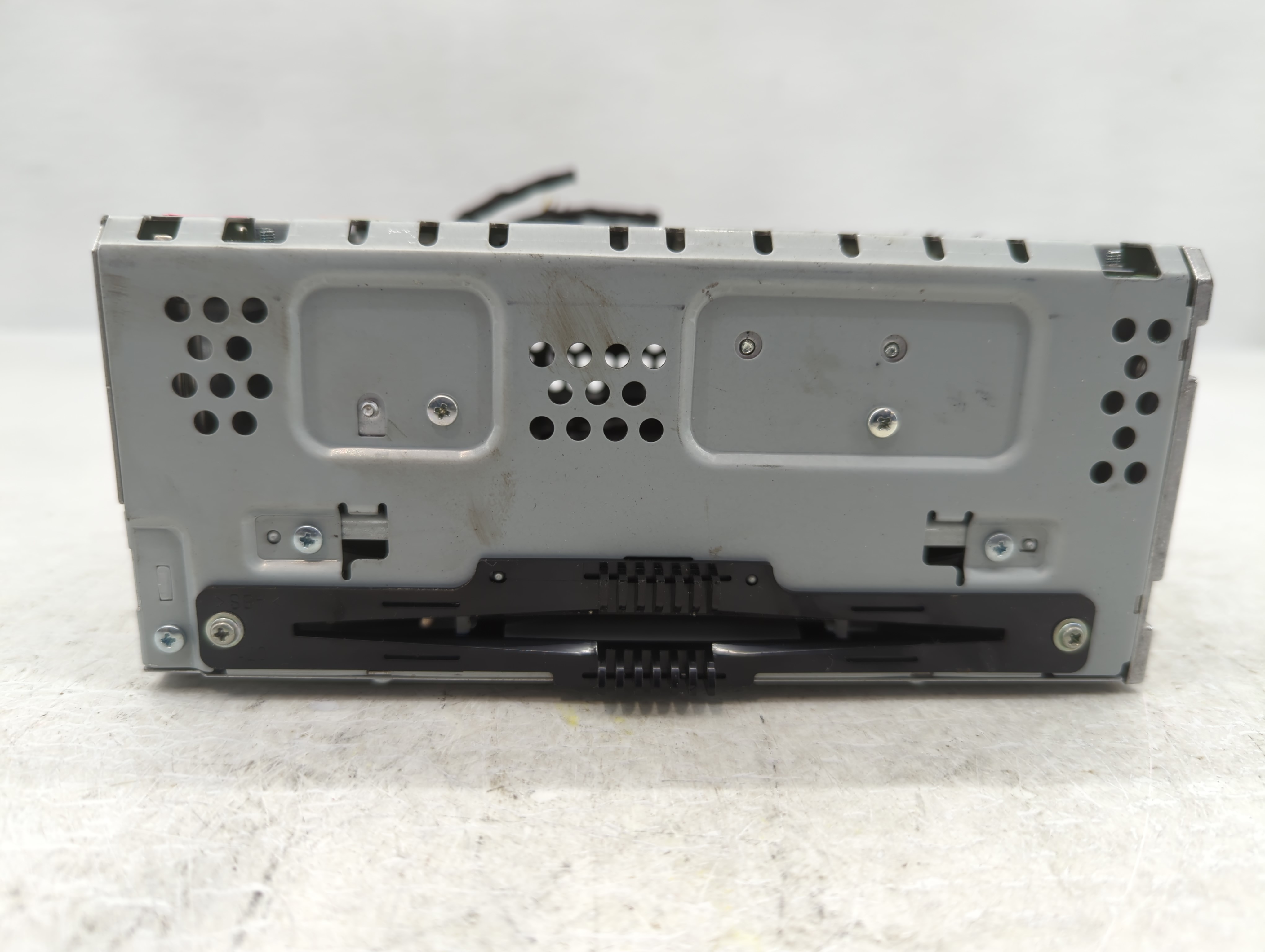 2015-2018 Ford Edge Am Fm Cd Player Radio Receiver 791236 - Oemusedautoparts1.com