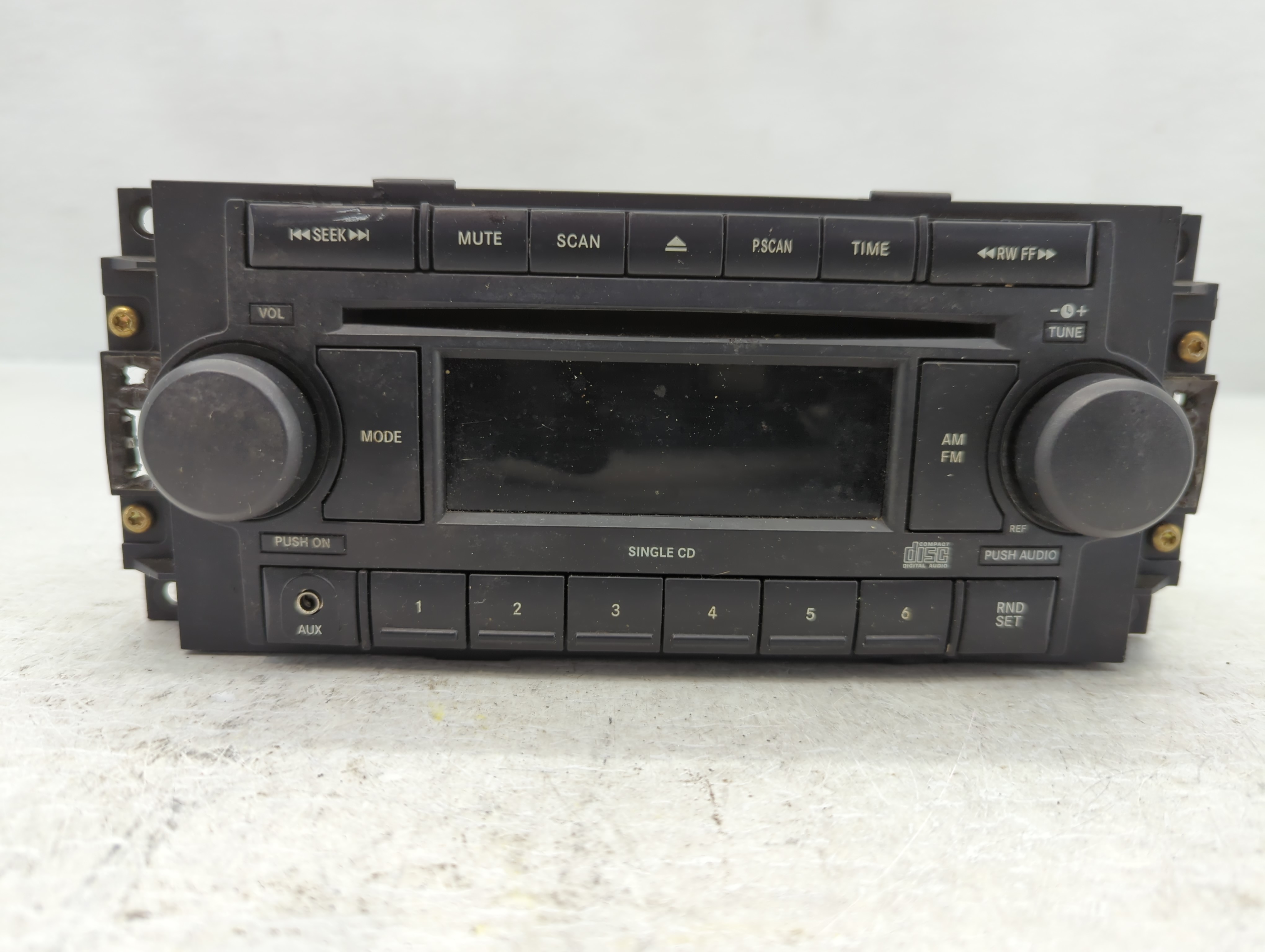 2005-2007 Jeep Grand Cherokee Am Fm Cd Player Radio Receiver 791275 - Oemusedautoparts1.com