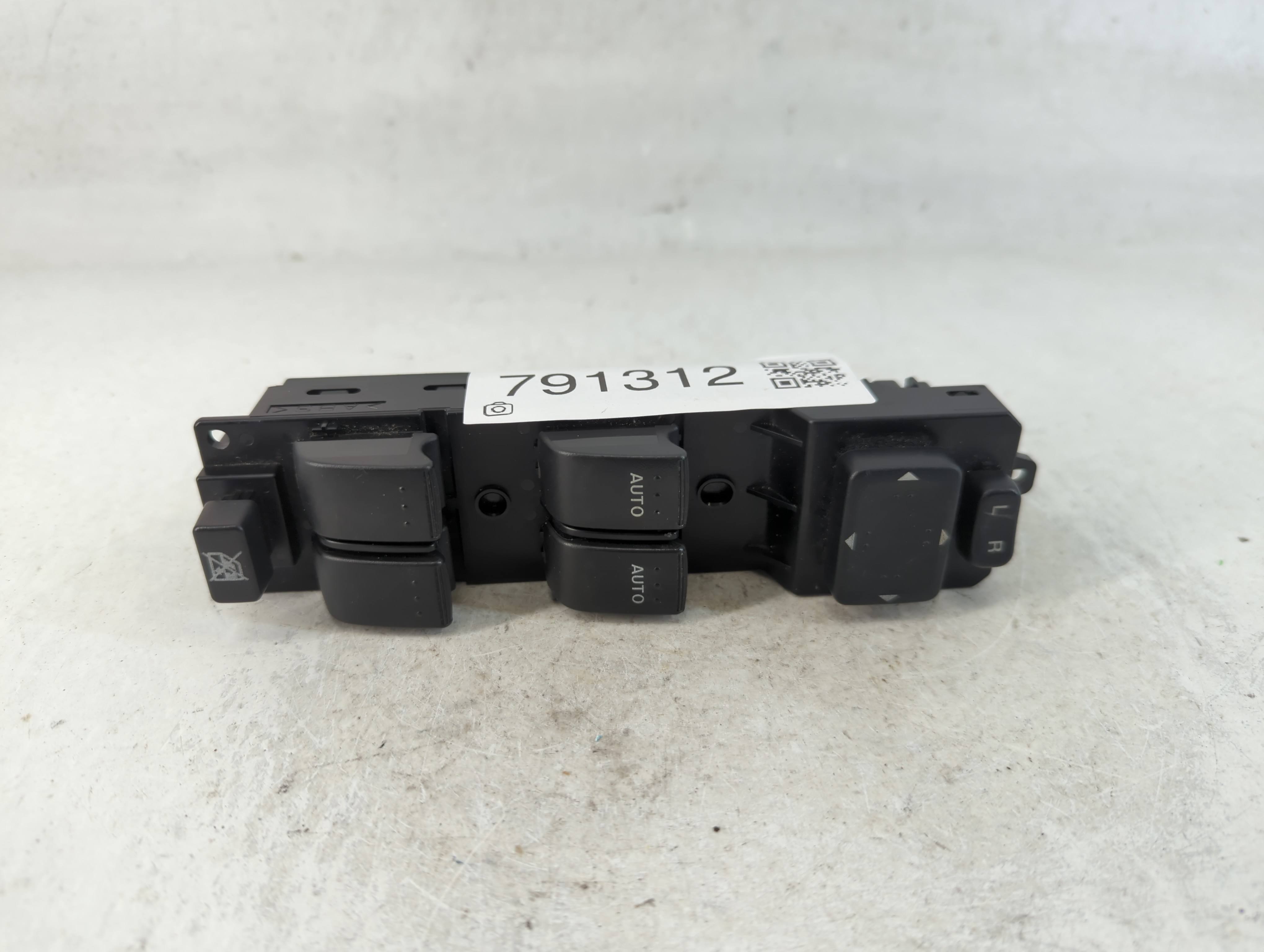 Picture of 2007-2011 Mazda Cx-7 Driver Left Door Master Power Window Switch 791312