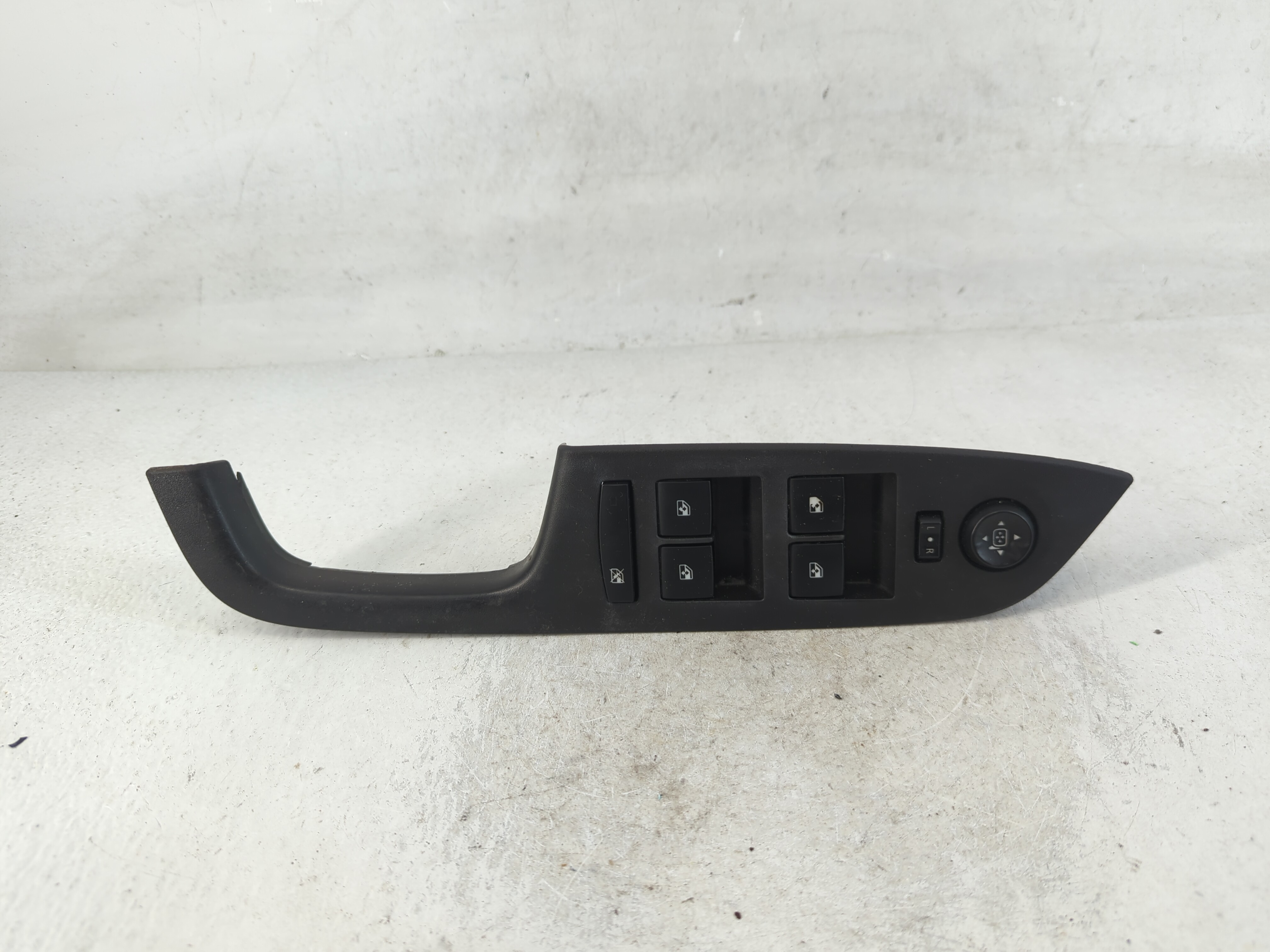 2010-2017 Chevrolet Equinox Driver Left Door Master Power Window Switch 791320 - Oemusedautoparts1.com