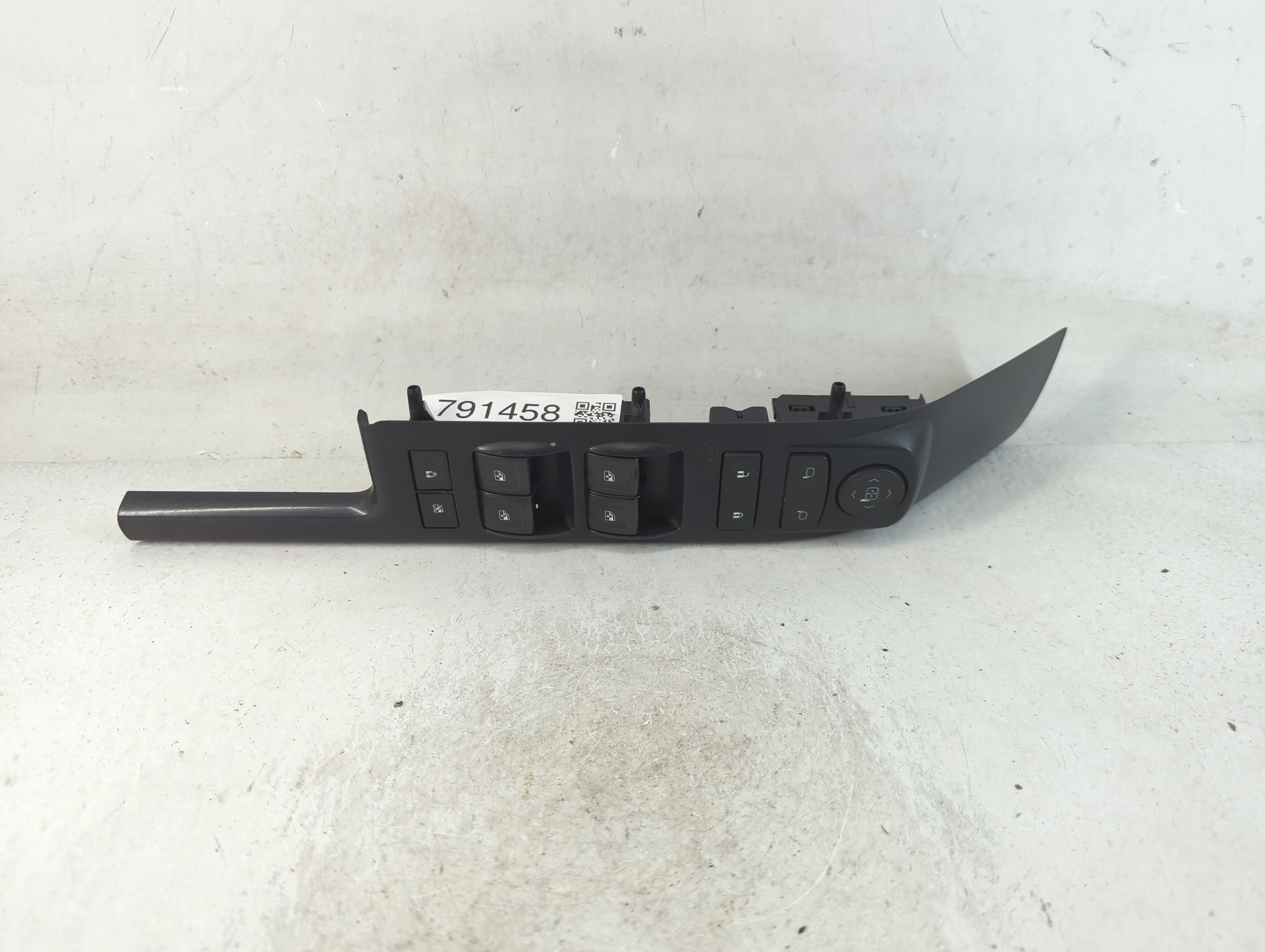 2014 Chevrolet Silverado 1500 Driver Left Door Master Power Window Switch 791458 - Oemusedautoparts1.com