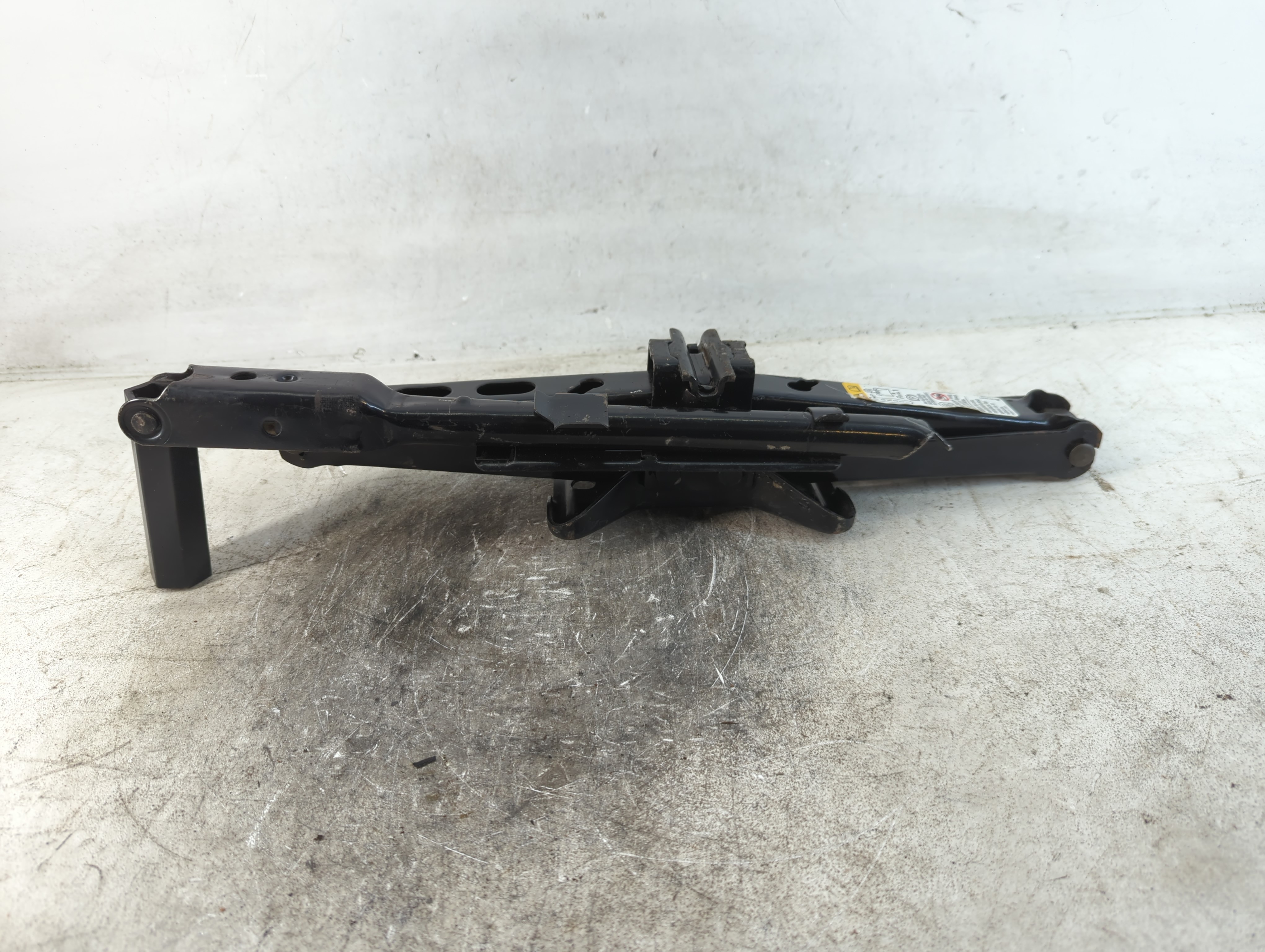 2003 Saturn Vue Spare Scissor Car Jack 791504 - Oemusedautoparts1.com