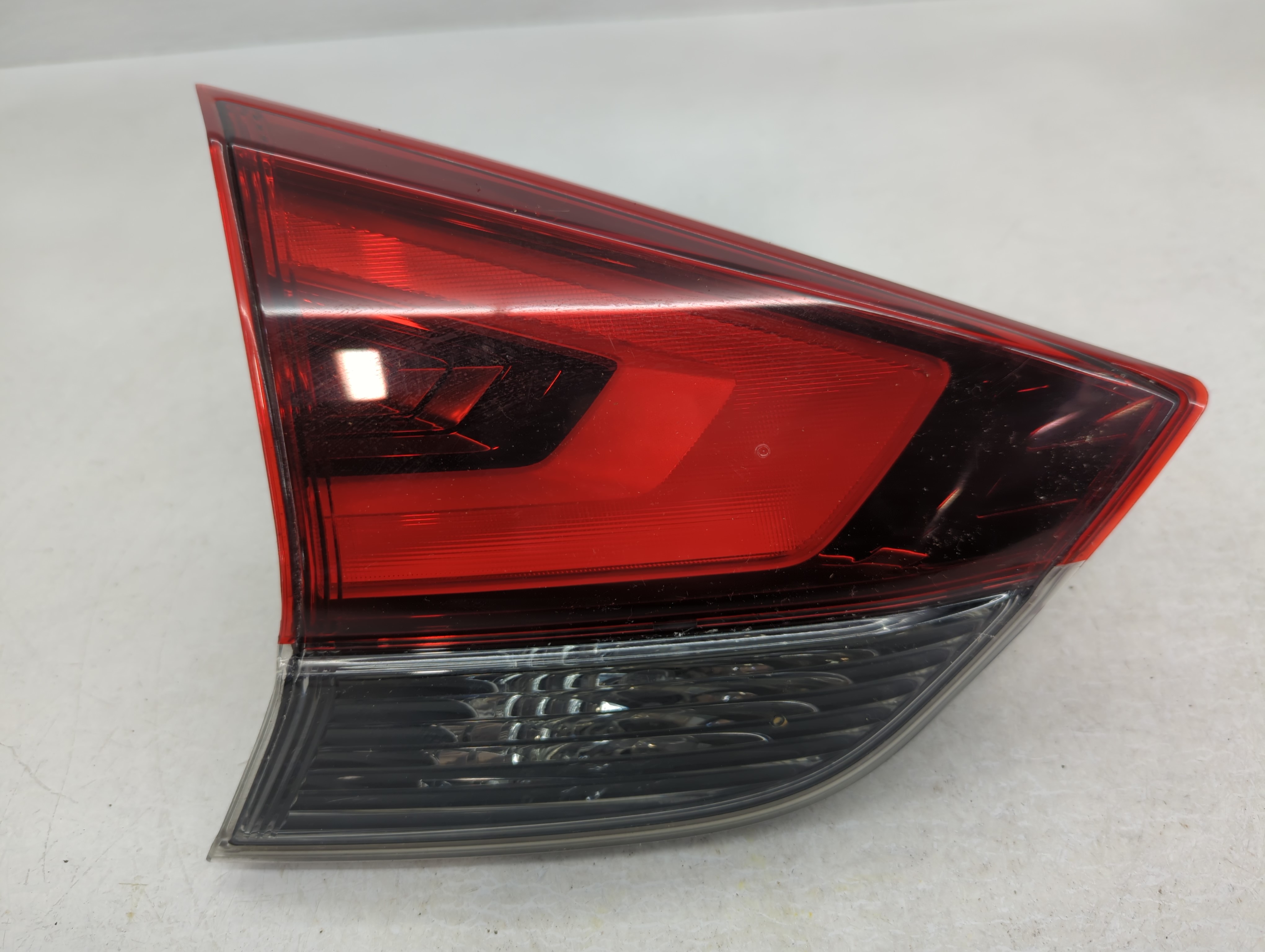 2015-2017 Nissan Rogue Driver Left Side Tail Light Taillight Oem 791538 - Oemusedautoparts1.com