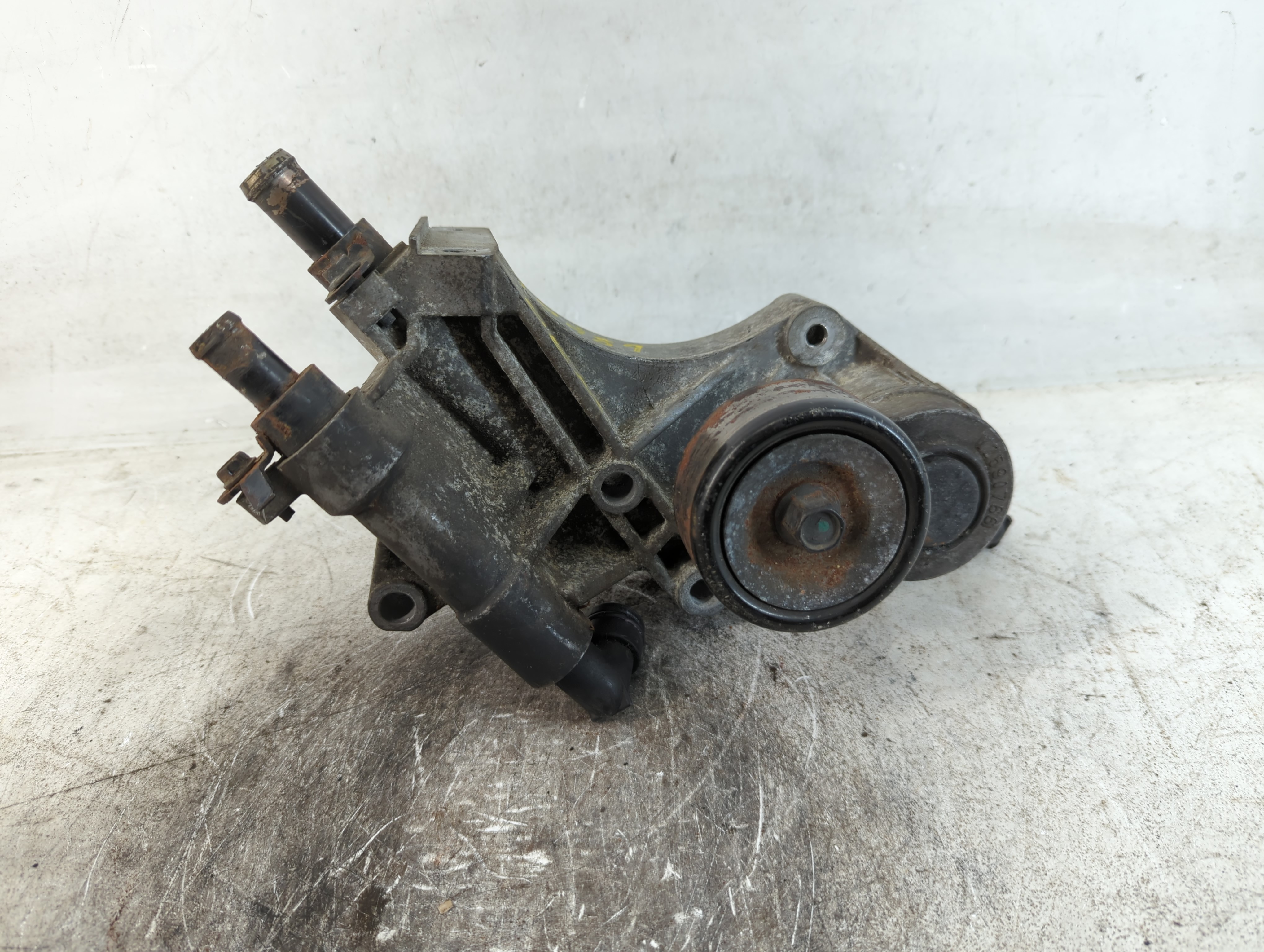 2007 Buick Lucerne WATER PUMP AND BELT BRACKET 791600 - Oemusedautoparts1.com