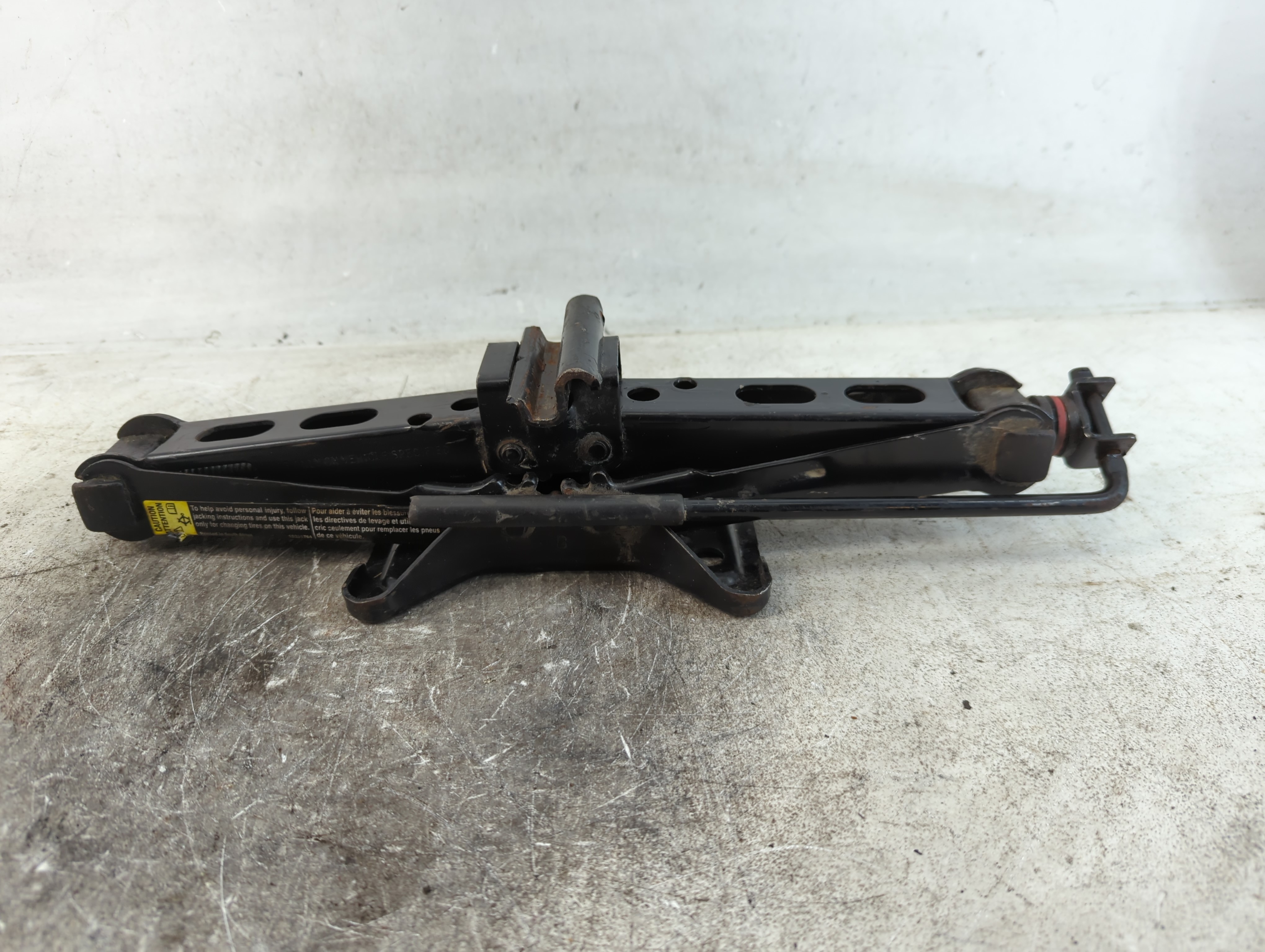 2005 Chevrolet Cavalier Spare Scissor Car Jack 791608 - Oemusedautoparts1.com