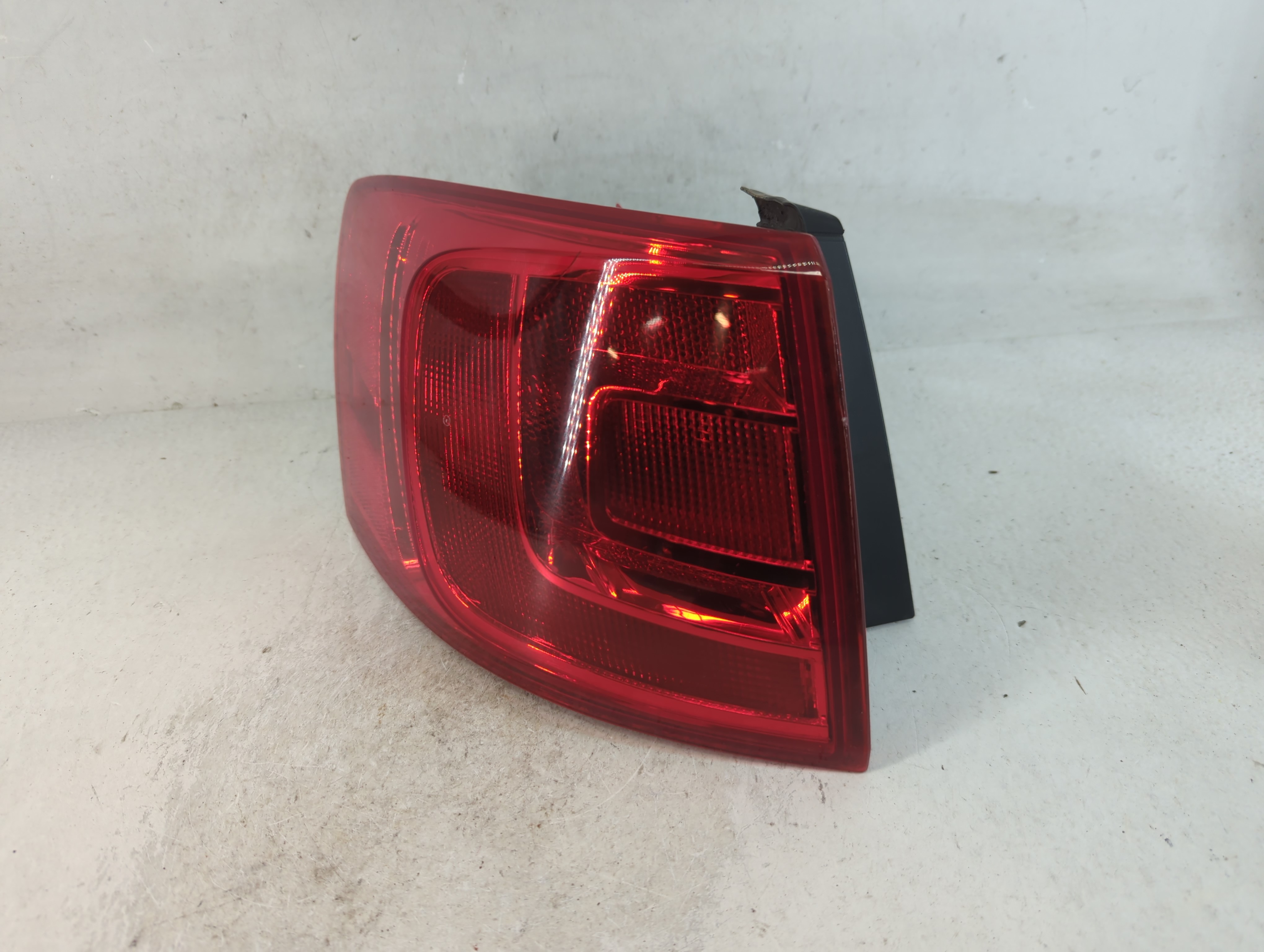 2011-2014 Volkswagen Jetta Driver Left Side Tail Light Taillight Oem 791661 - Oemusedautoparts1.com