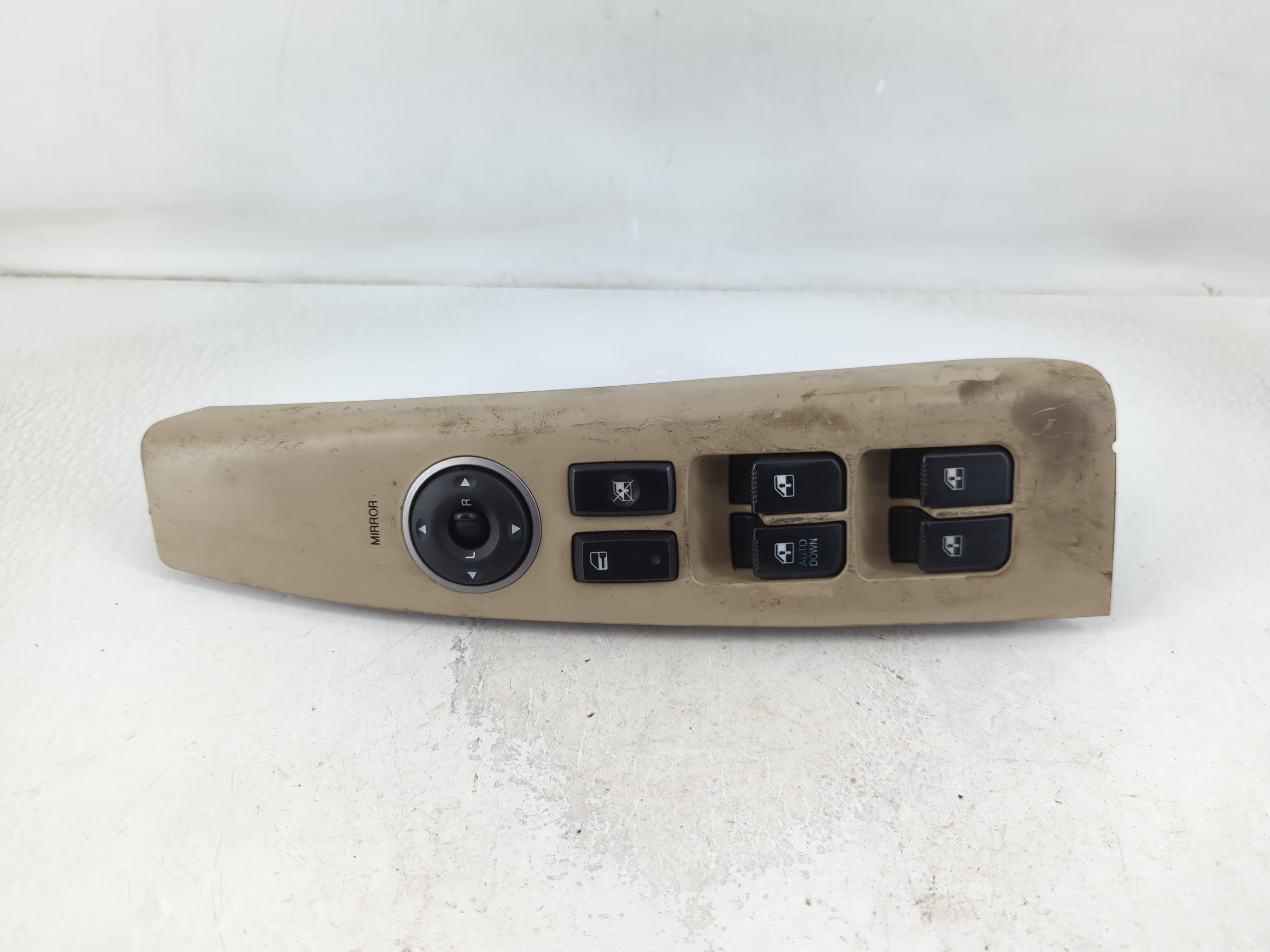 Picture of 2007-2009 Hyundai Santa Fe Driver Left Door Master Power Window Switch 791735