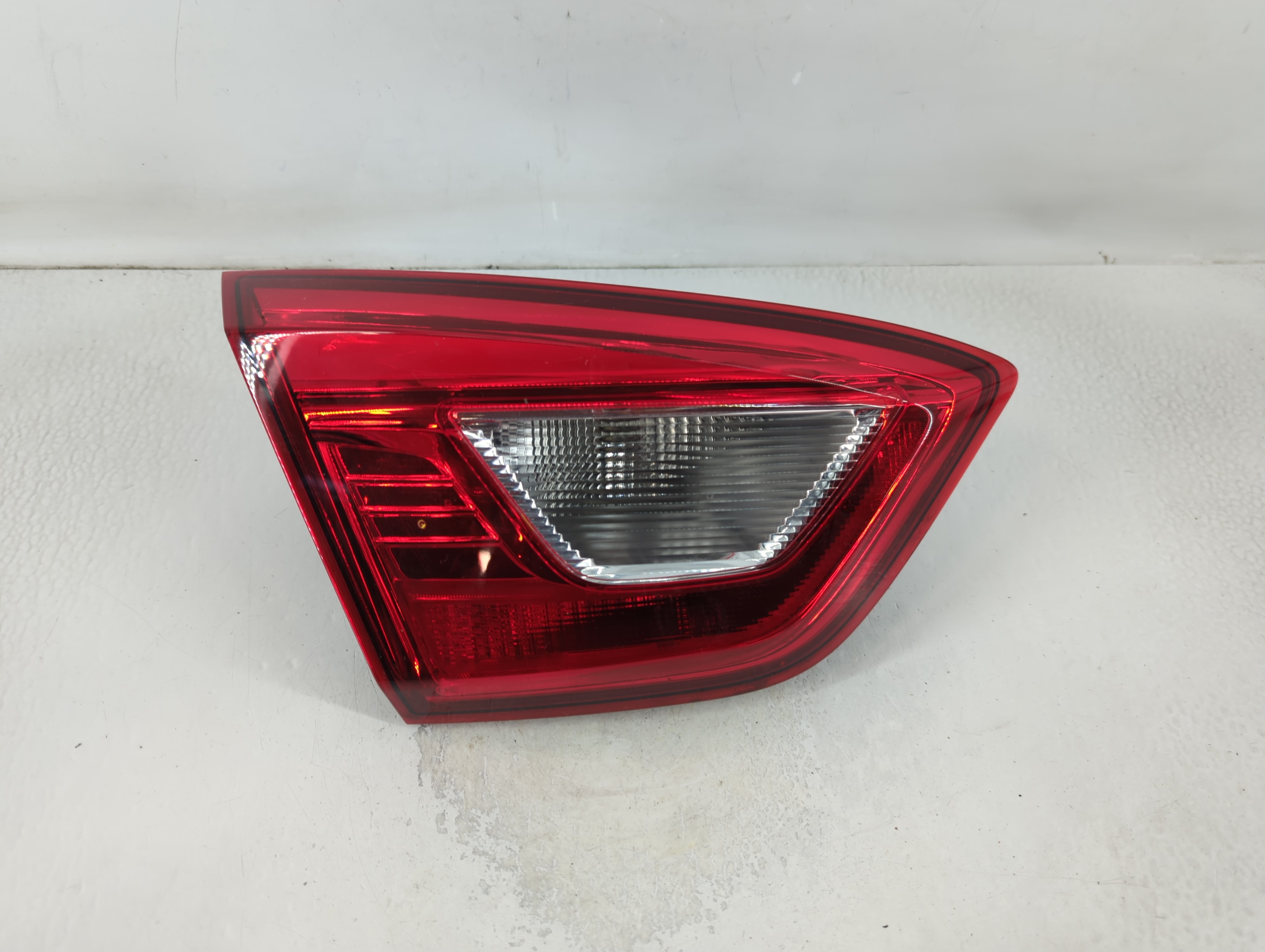 Picture of 2017-2019 Chevrolet Cruze Driver Left Side Tail Light Taillight Oem 791814