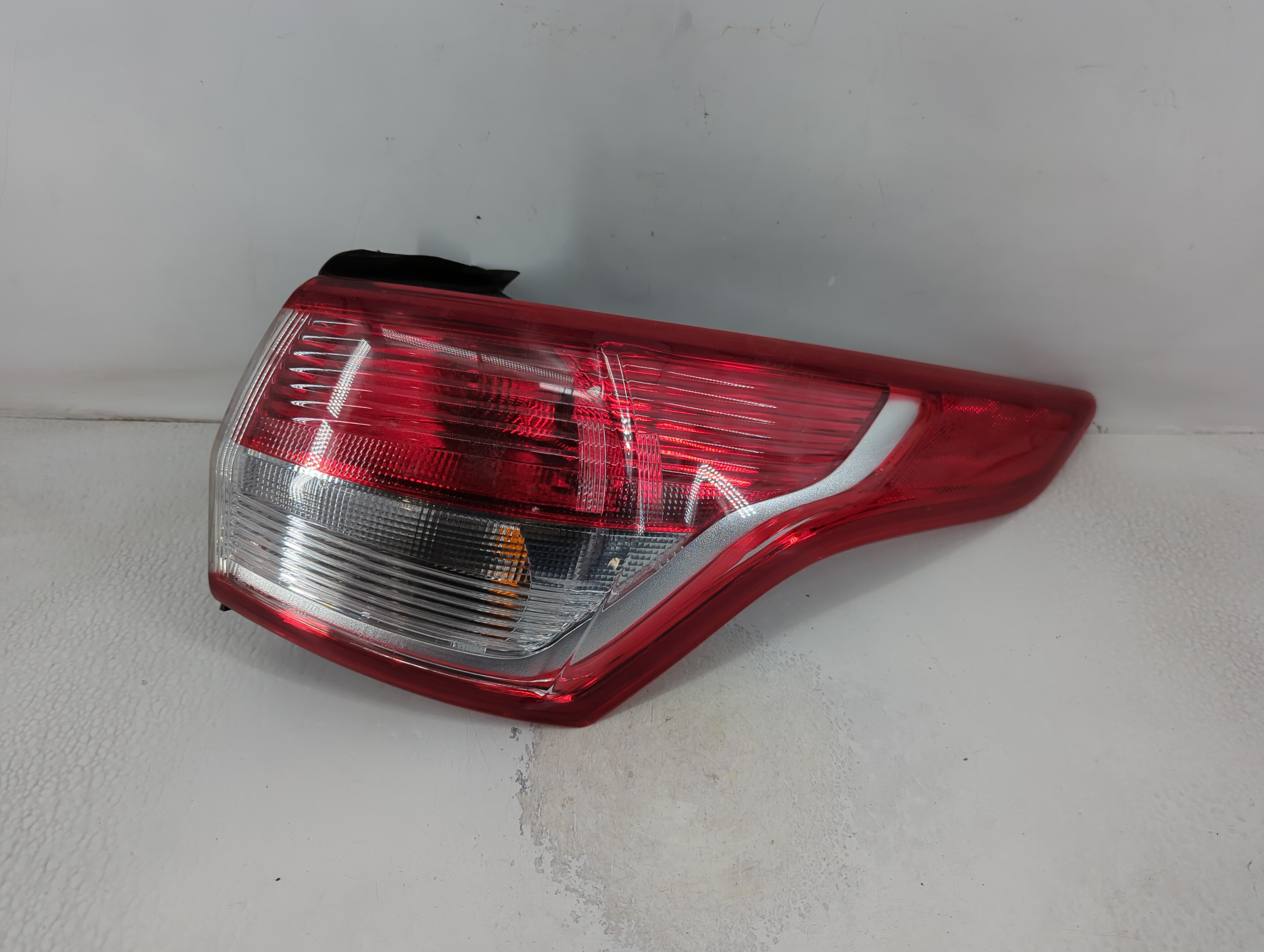 Picture of 2013-2016 Ford Escape Passenger Right Side Tail Light Taillight Oem 791835