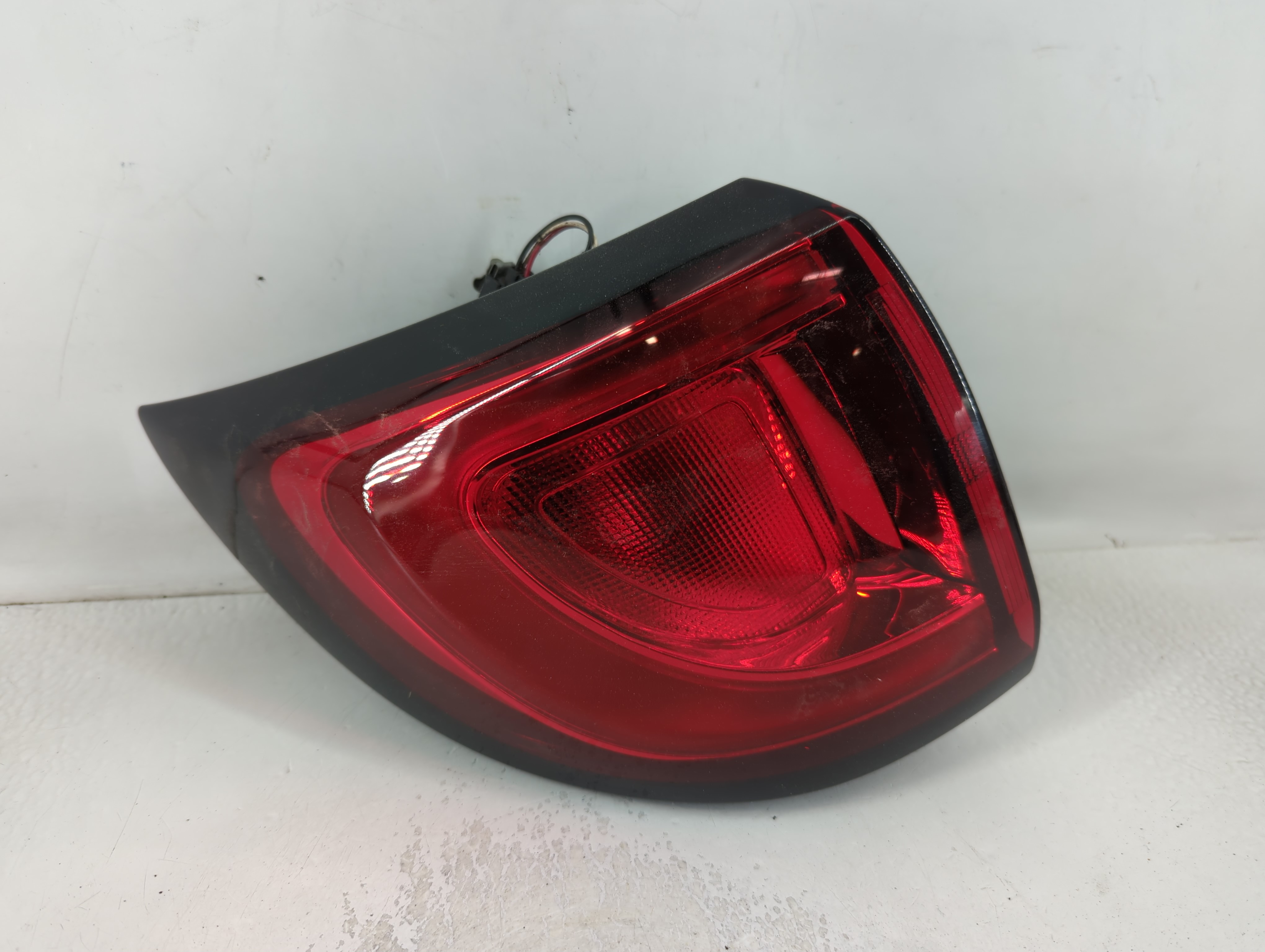 Picture of 2017-2020 Chrysler Pacifica Passenger Right Side Tail Light Taillight Oem 791837
