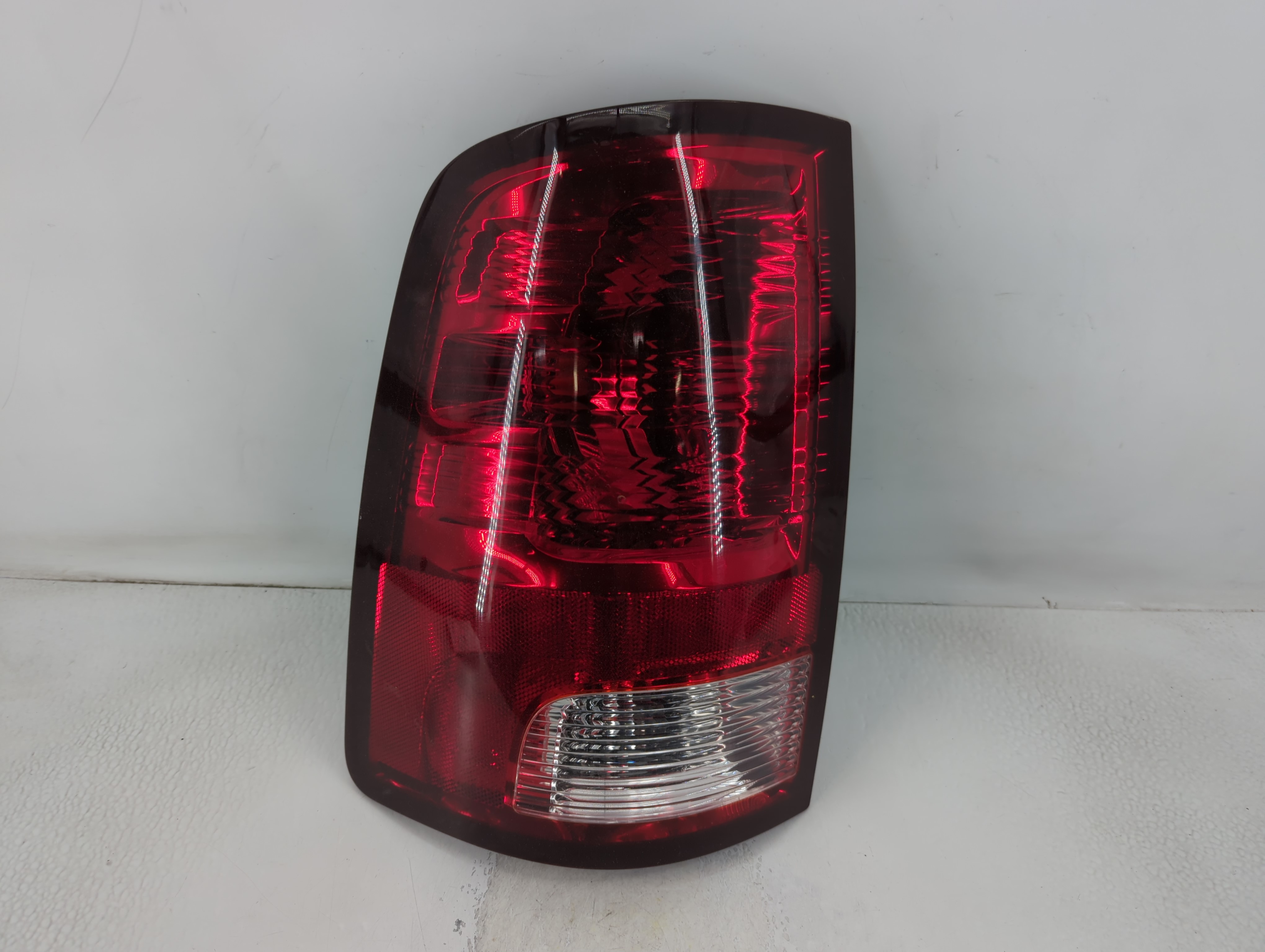 Picture of Dodge Ram 1500 Driver Left Side Tail Light Taillight Oem 791840