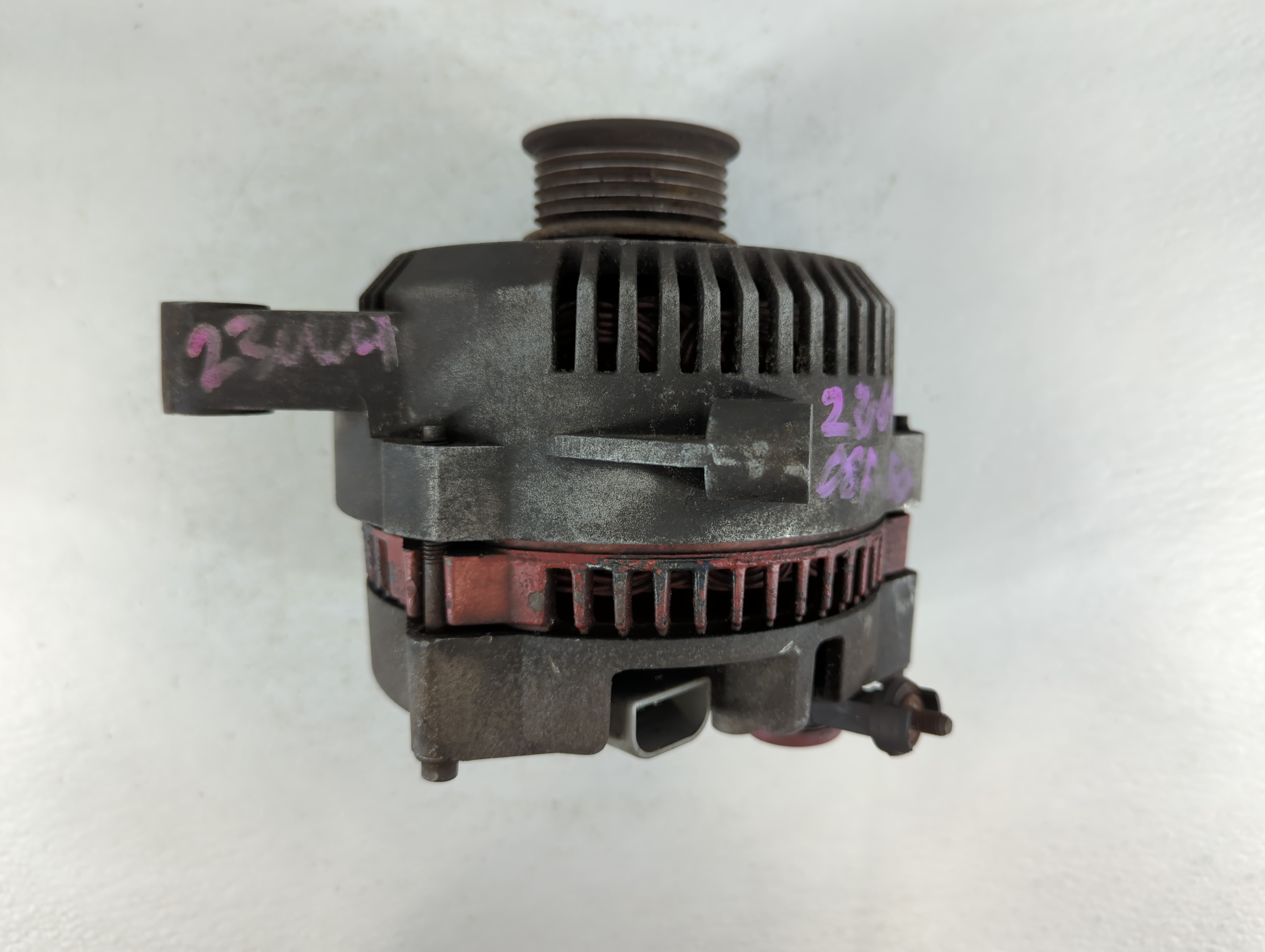 Picture of 2005 Ford F-250 Super Duty Alternator Generator Charging Assembly Engine Oem 791977