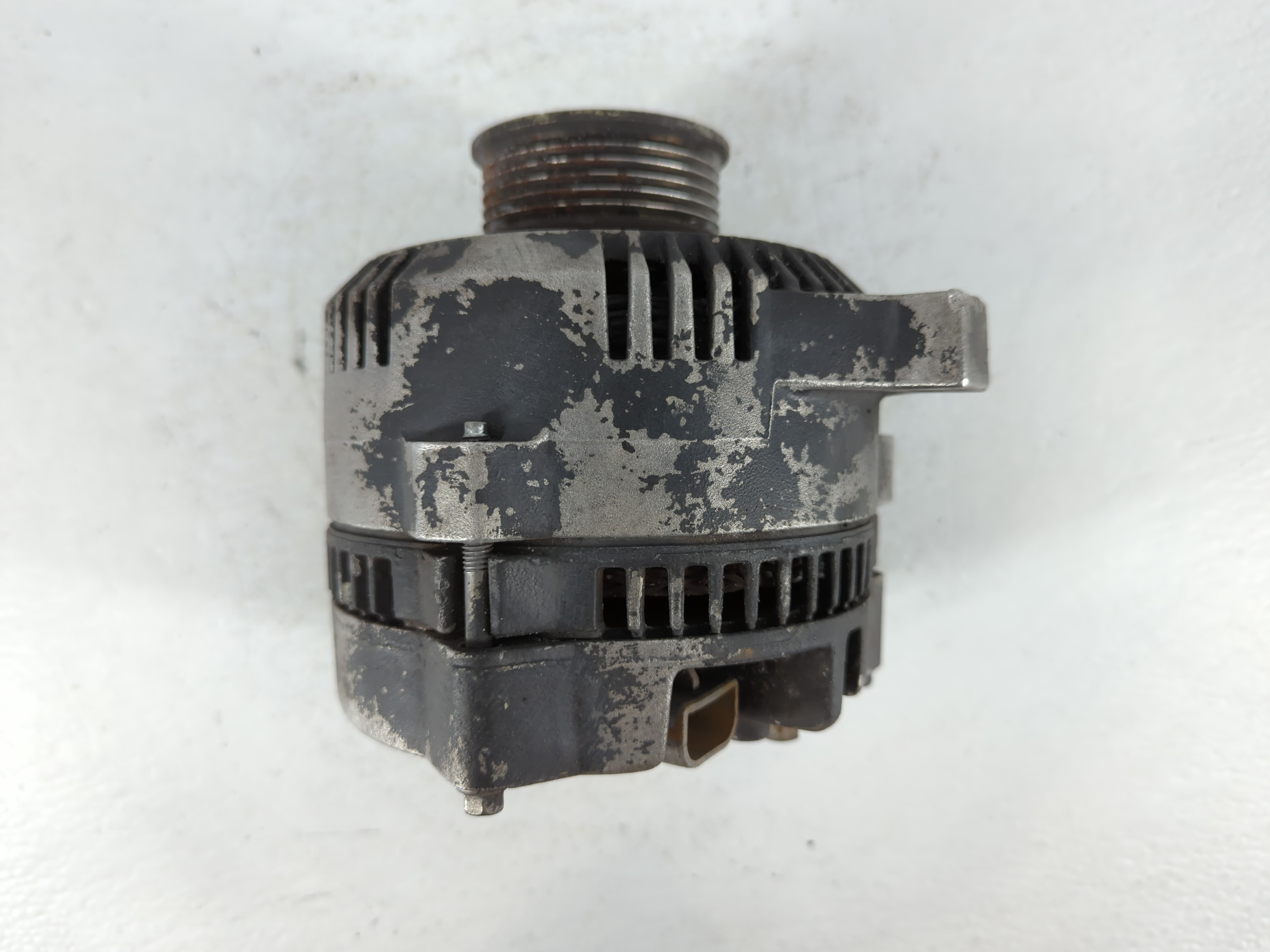 Picture of 1996 Ford E-150 Alternator Generator Charging Assembly Engine Oem 792052