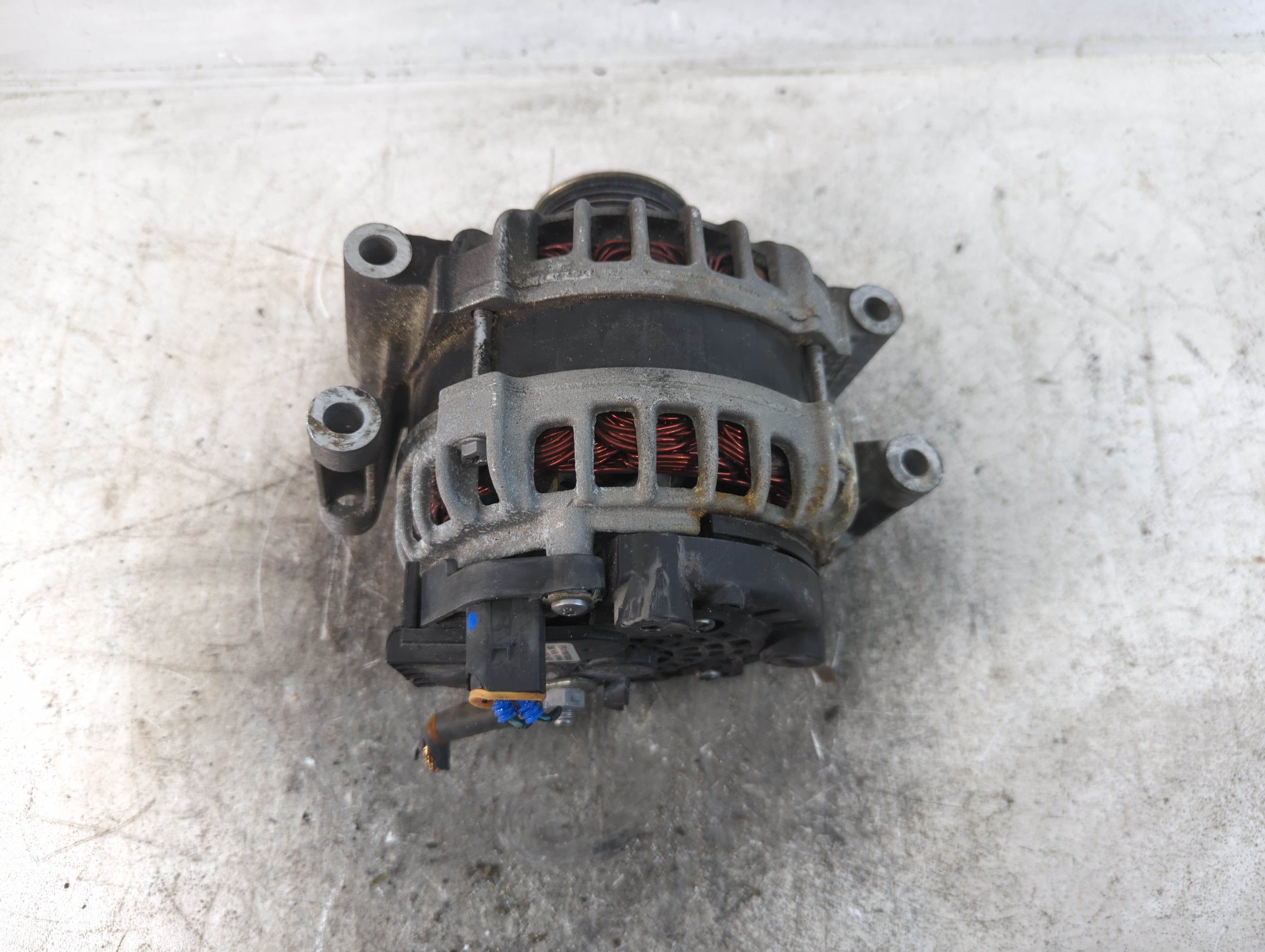 Picture of 2013 Volkswagen Beetle Alternator Generator Charging Assembly Engine Oem 792195