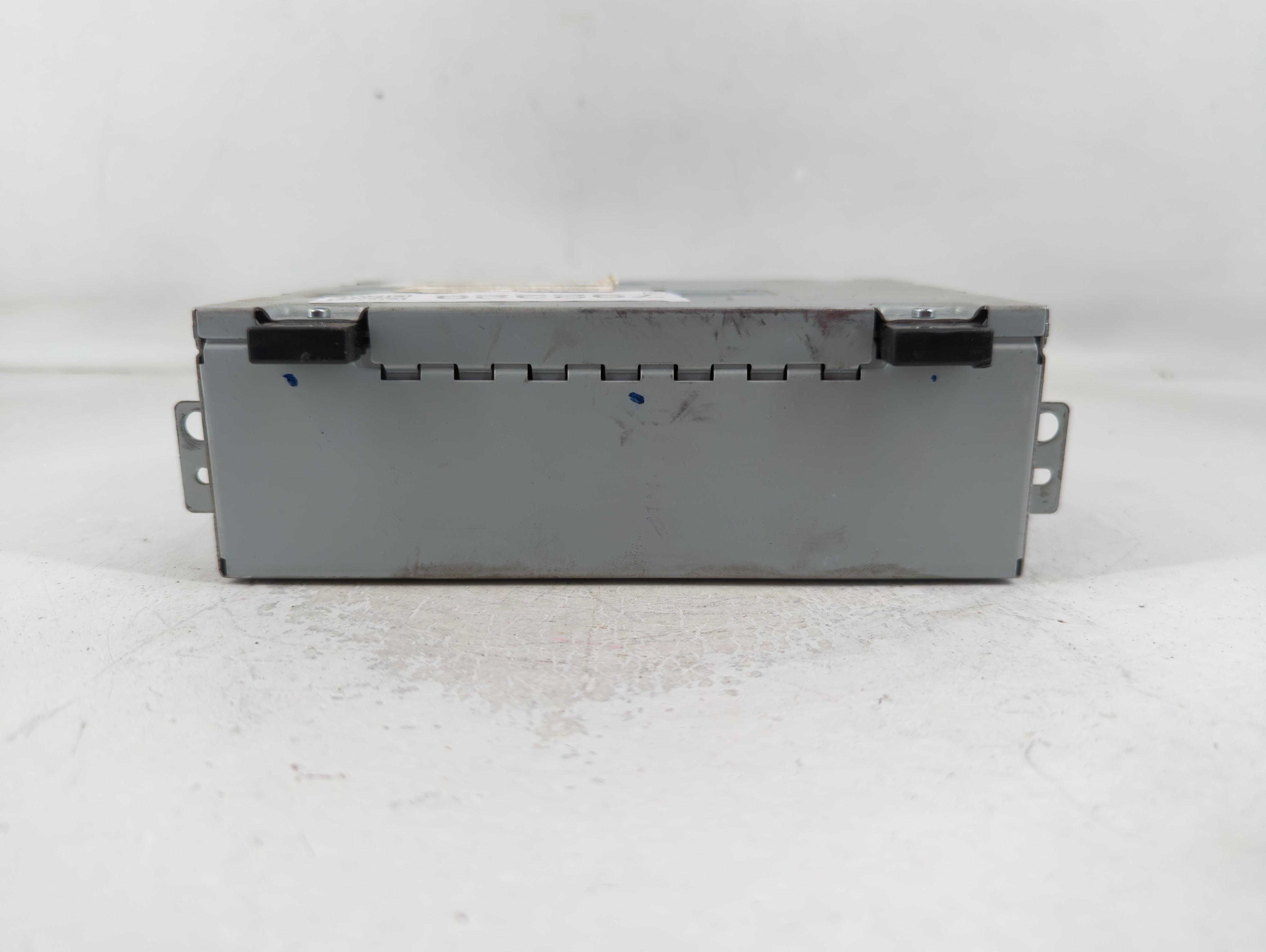 2017-2018 Jaguar Xe Am Fm Cd Player Radio Receiver 792329 - Oemusedautoparts1.com