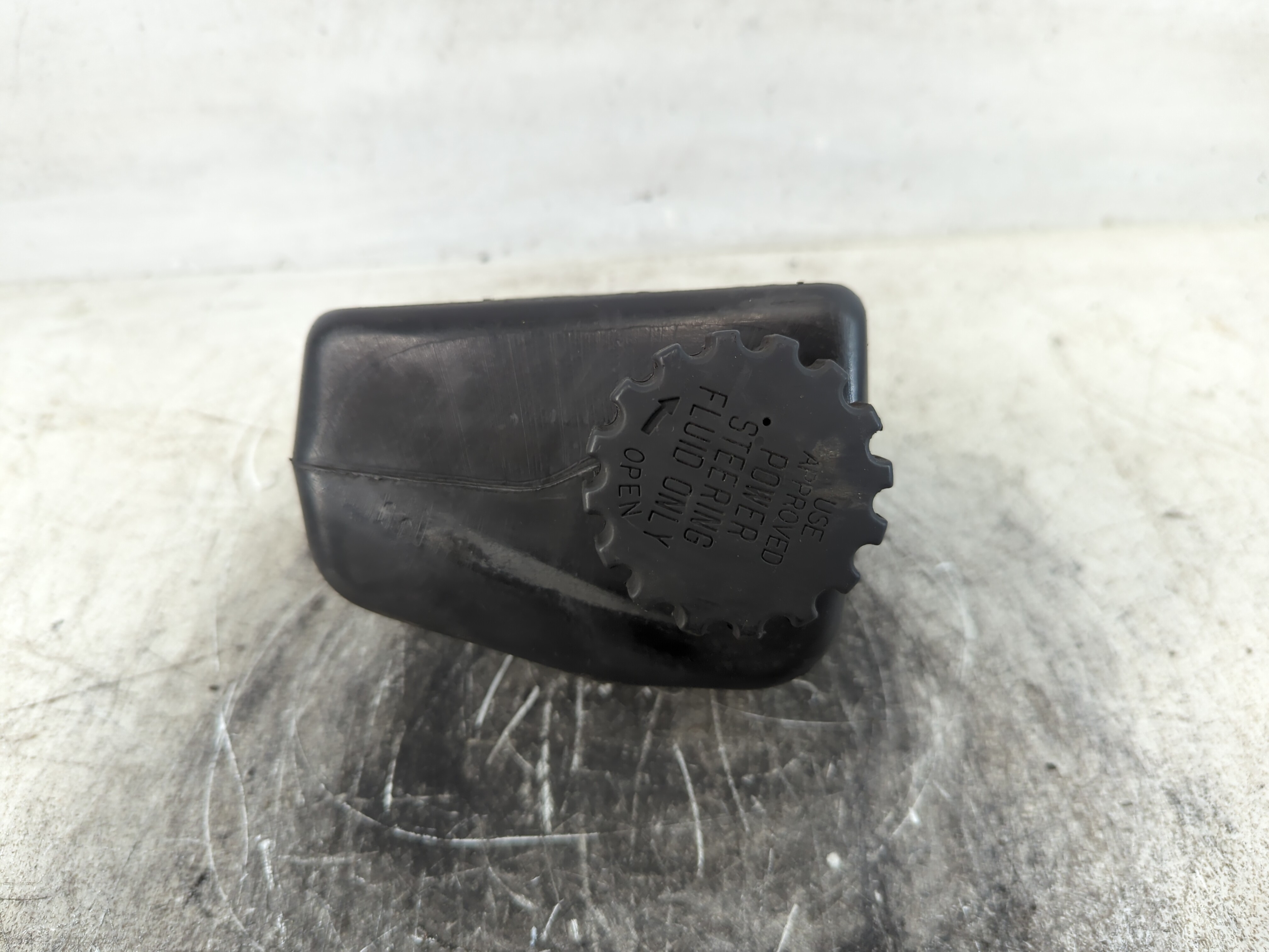 1984 Chevrolet Corvette Power Steering Reservoir 792341 - Oemusedautoparts1.com