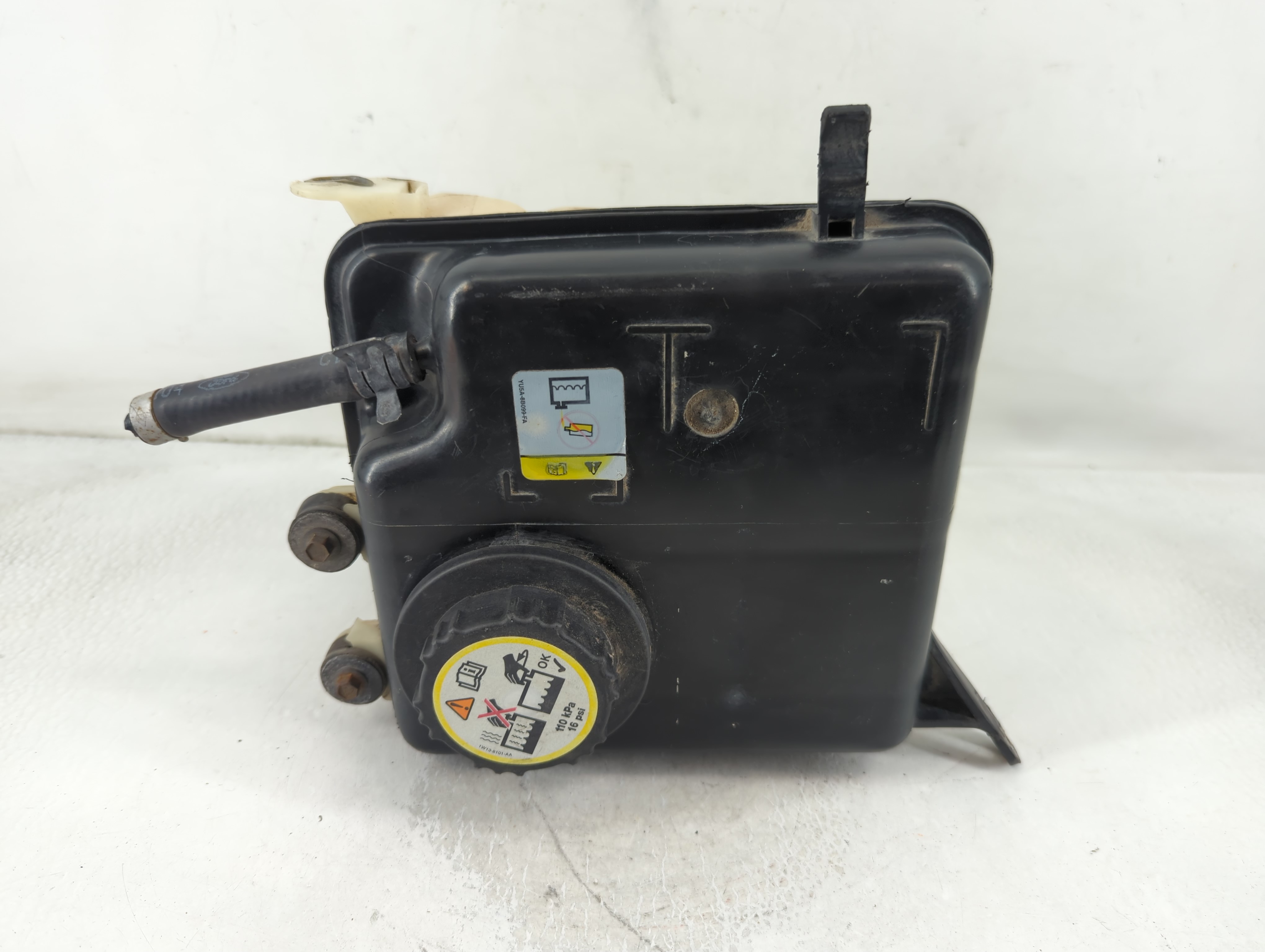Lincoln Continental Radiator Coolant Overflow Expansion Tank Bottle 793158 - Oemusedautoparts1.com