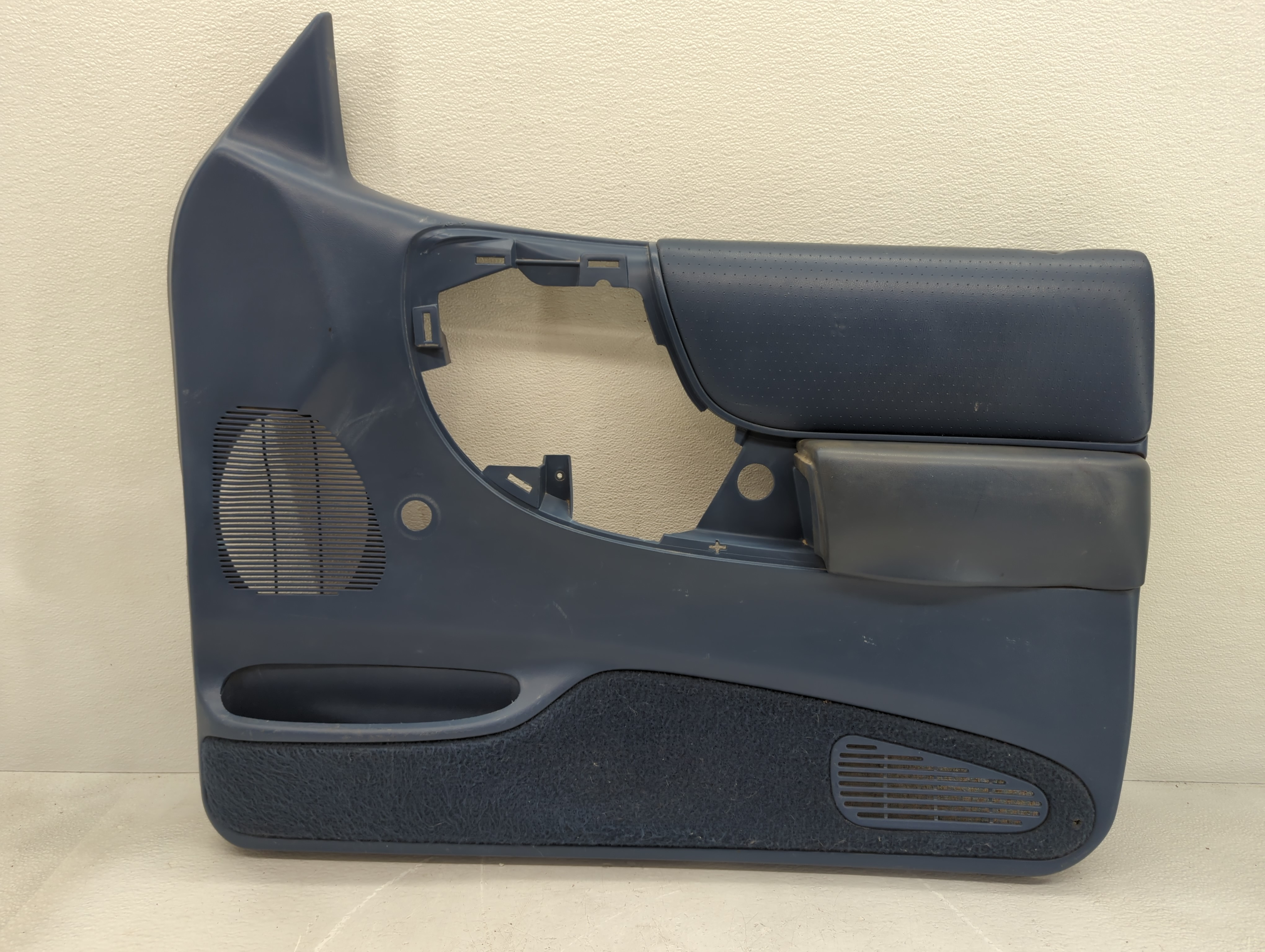 1995 Ford Ranger Front Right Passenger Interior Door Panel Trim 793565 - Oemusedautoparts1.com