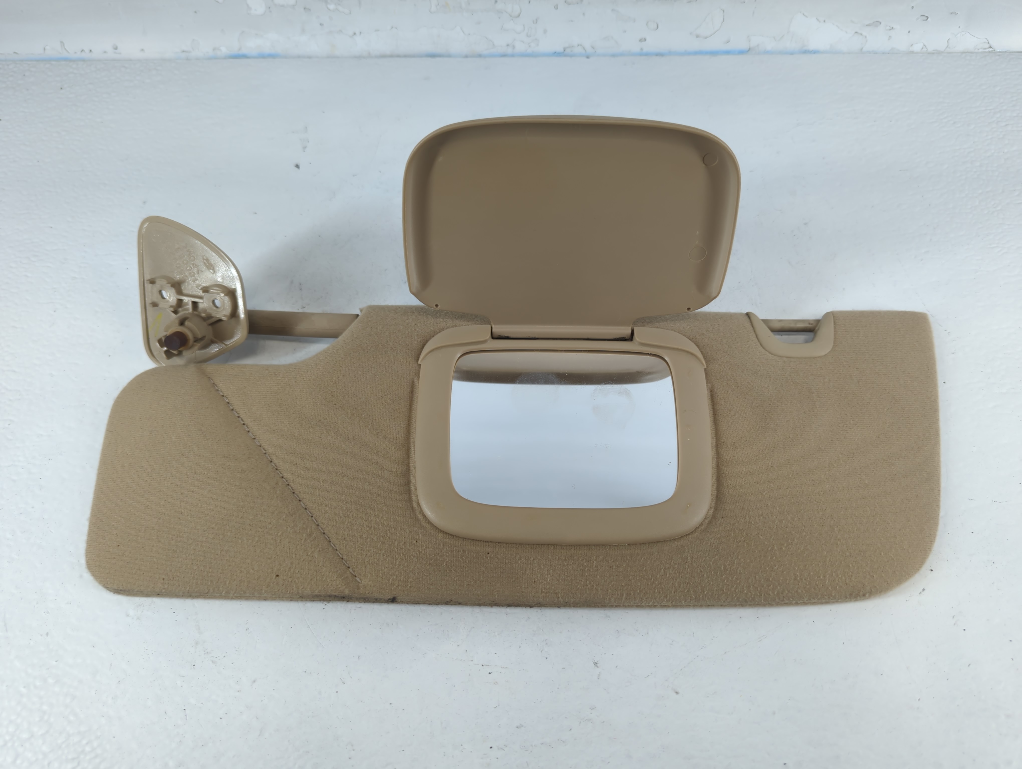 Picture of 2005-2011 Ford Mustang Driver Sun Visor Mirror Left Sunvisor 793703