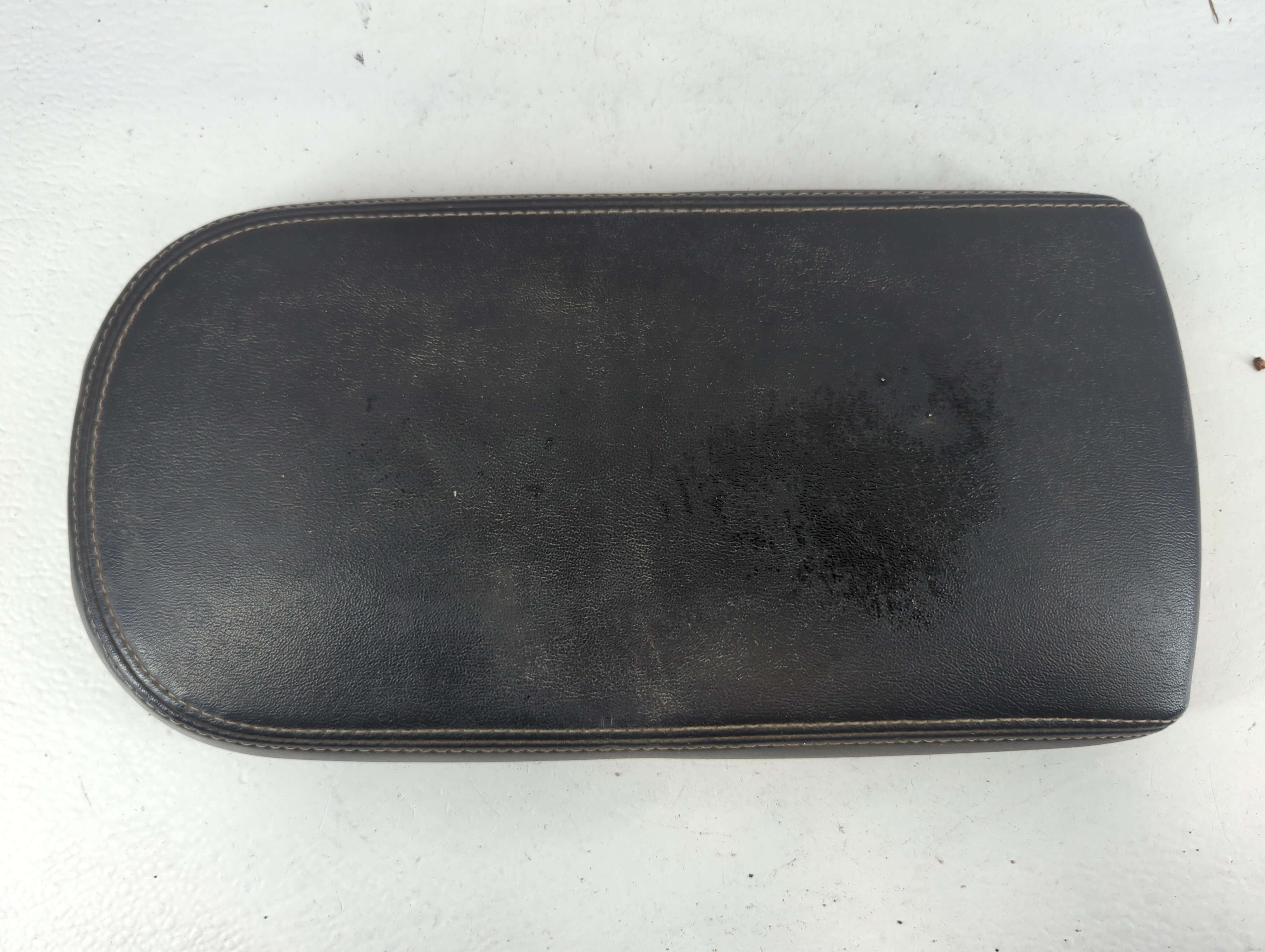 2008-2008 Ford Taurus X Center Console Armrest Cover Lid Black 793775 - Oemusedautoparts1.com