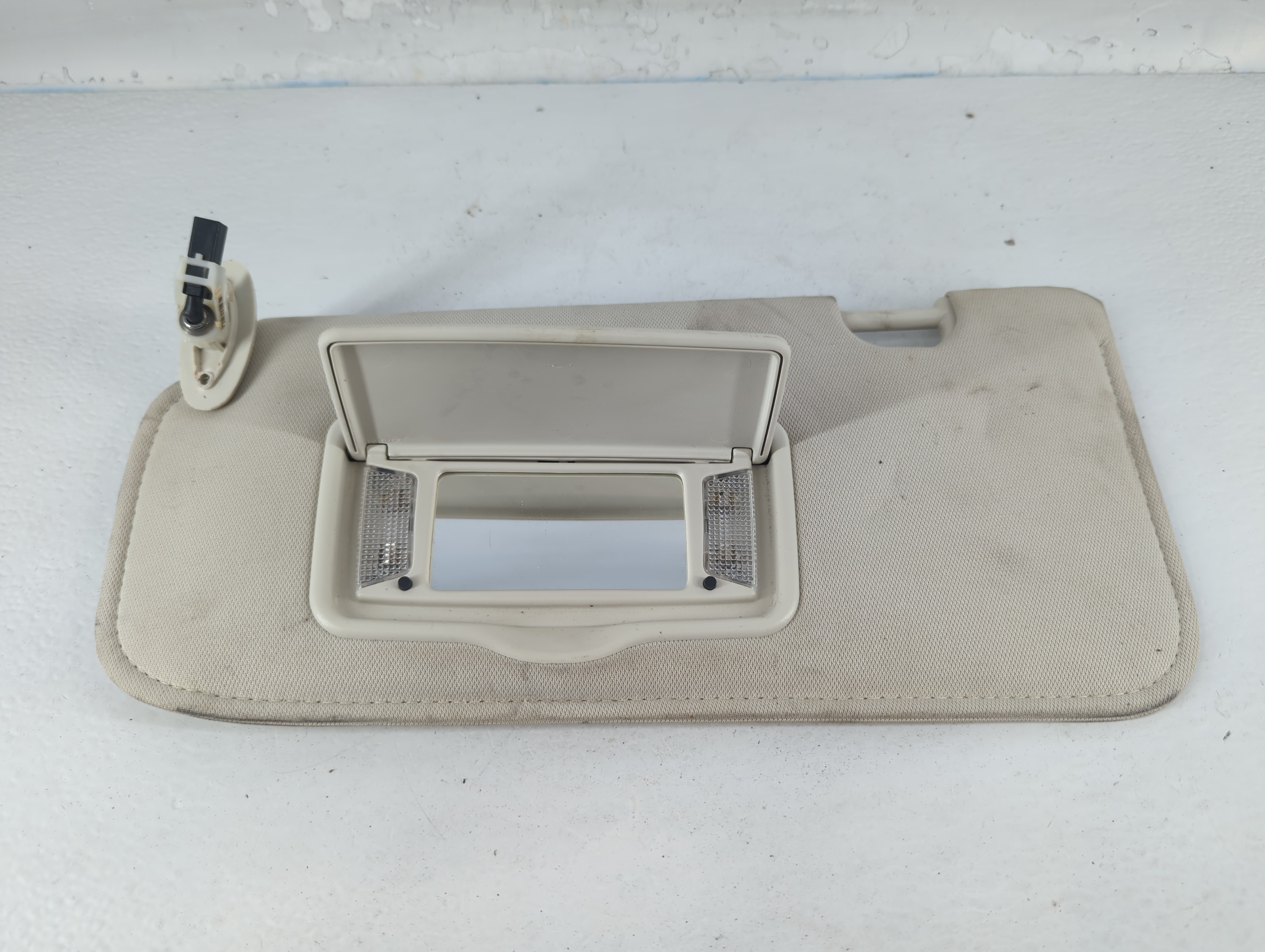 Picture of 2008-2009 Ford Escape Driver Sun Visor Mirror Left Sunvisor 794018