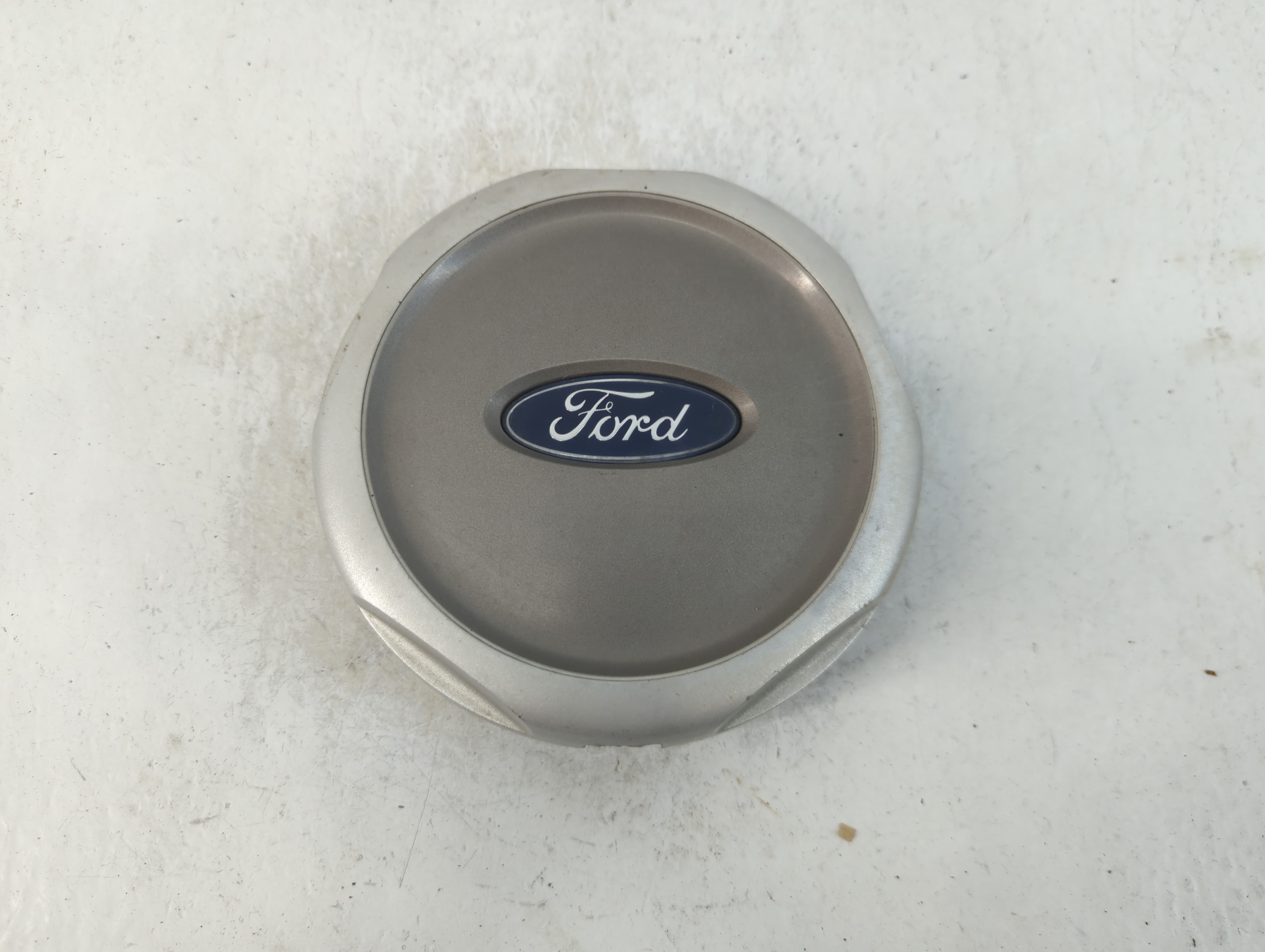 2001 Ford Explorer Center Cap Oem 794135 - Oemusedautoparts1.com
