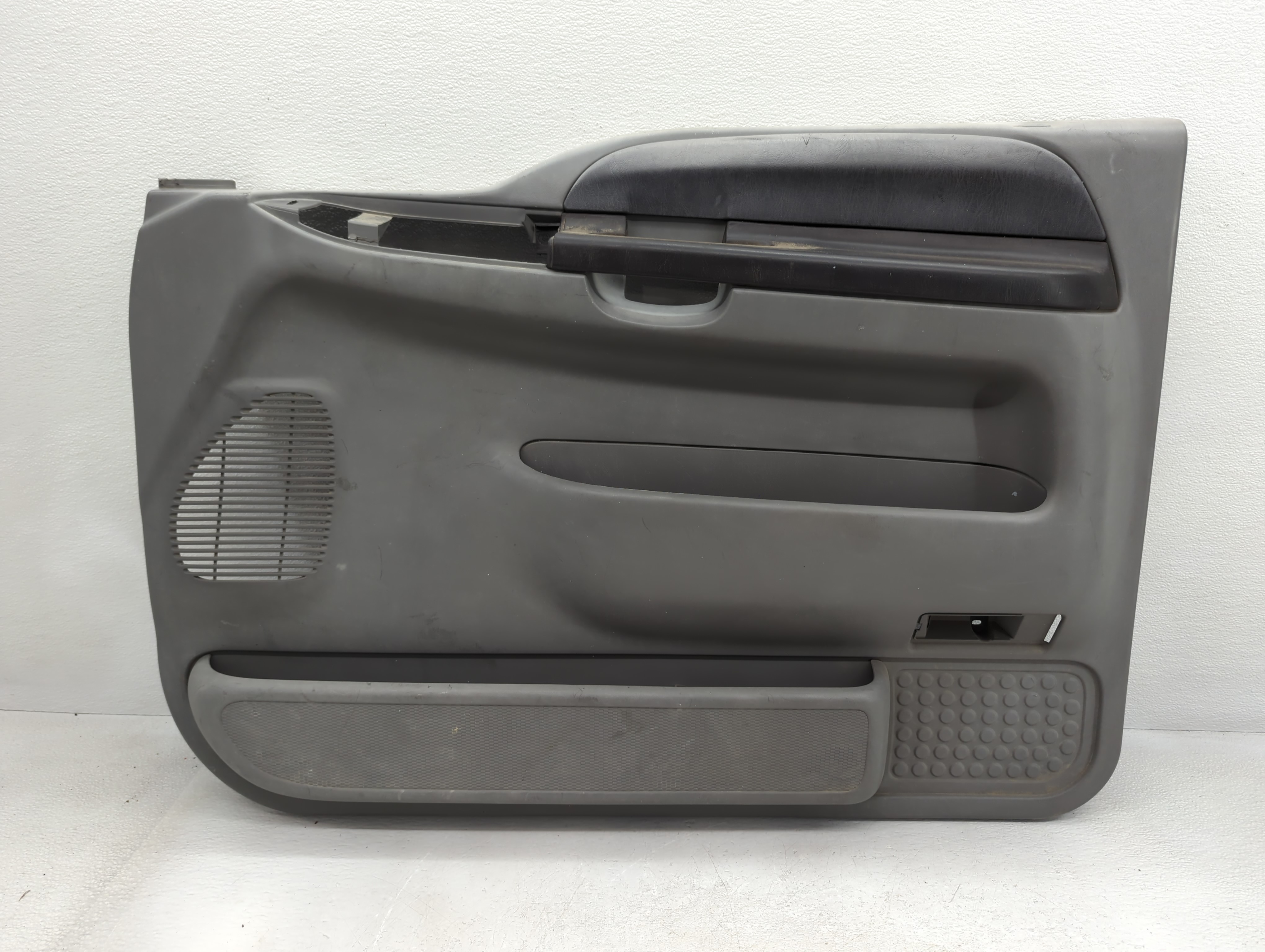 Picture of 2005 Ford F-250 Super Duty Front Right Passenger Interior Door Panel Trim 794436