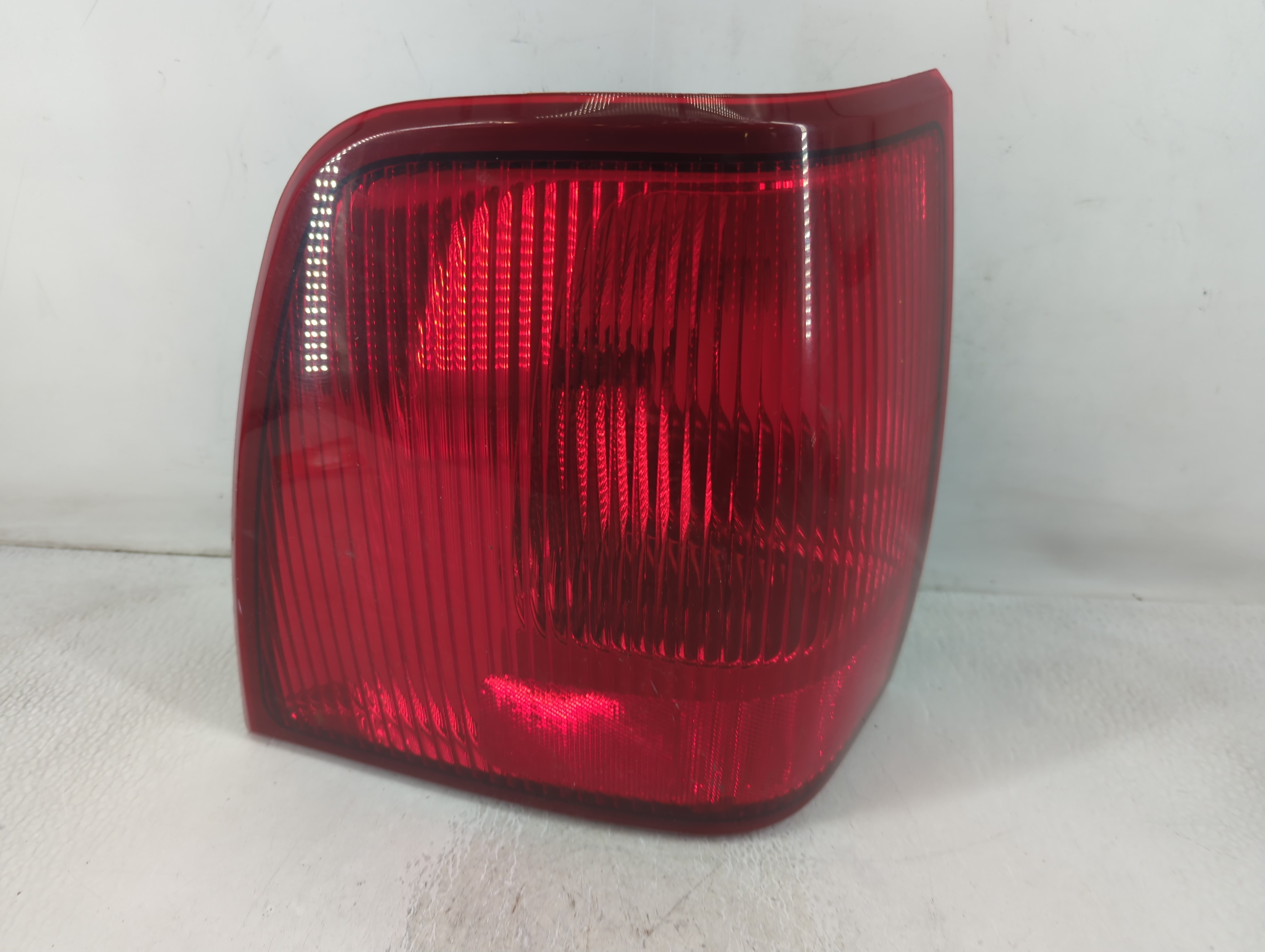 Picture of 2003 Lincoln Navigator Driver Left Side Tail Light Taillight Oem 794515