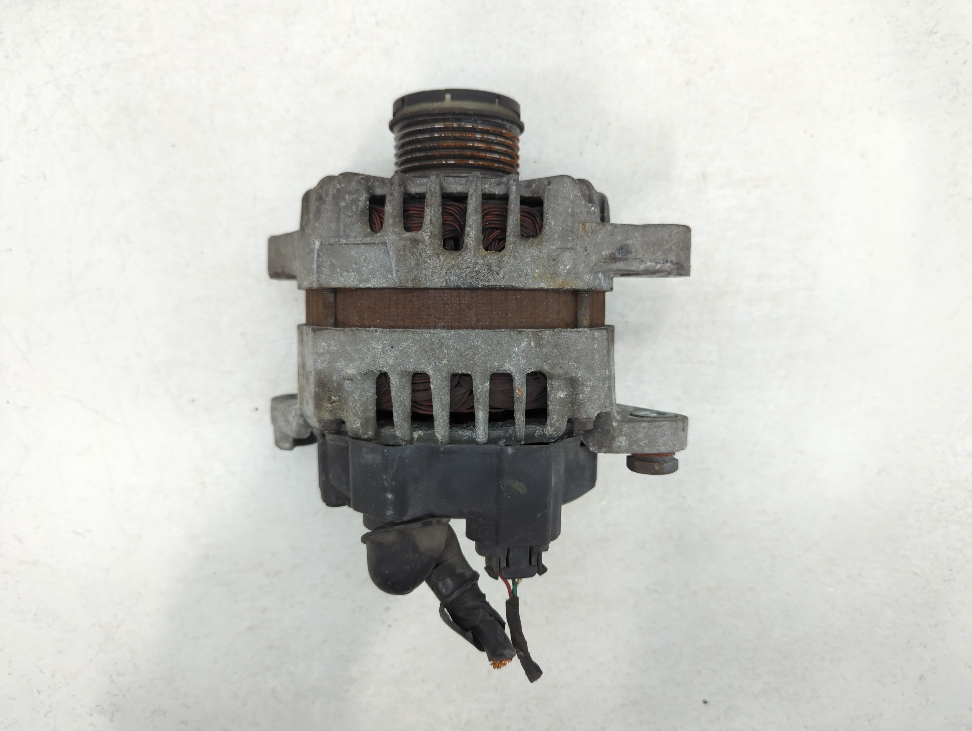Picture of 2014-2015 Kia Sorento Alternator Generator Charging Assembly Engine Oem 794676