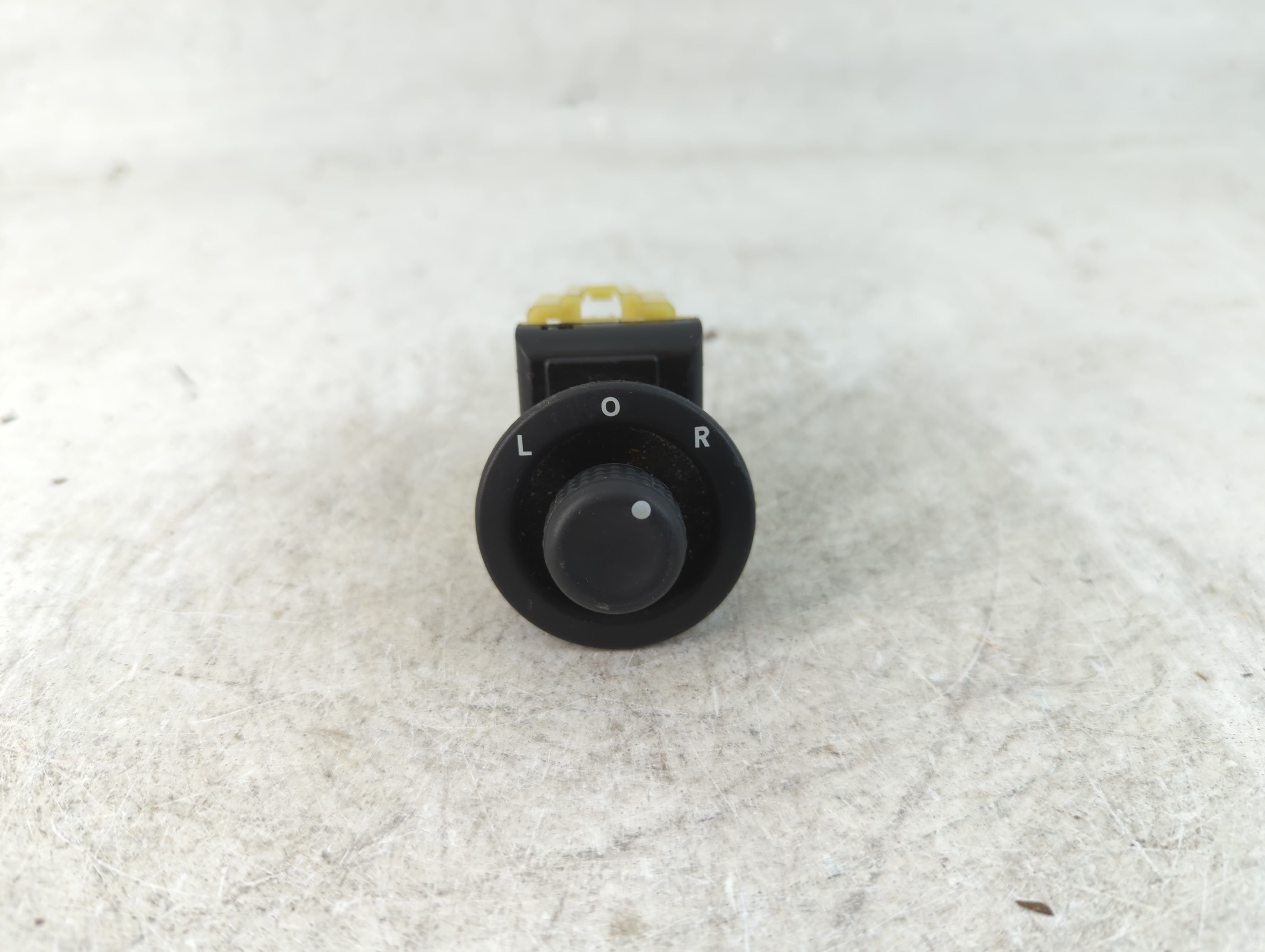 2011-2014 Chrysler 200 Driver Left Door Master Power Window Switch 794805 - Oemusedautoparts1.com