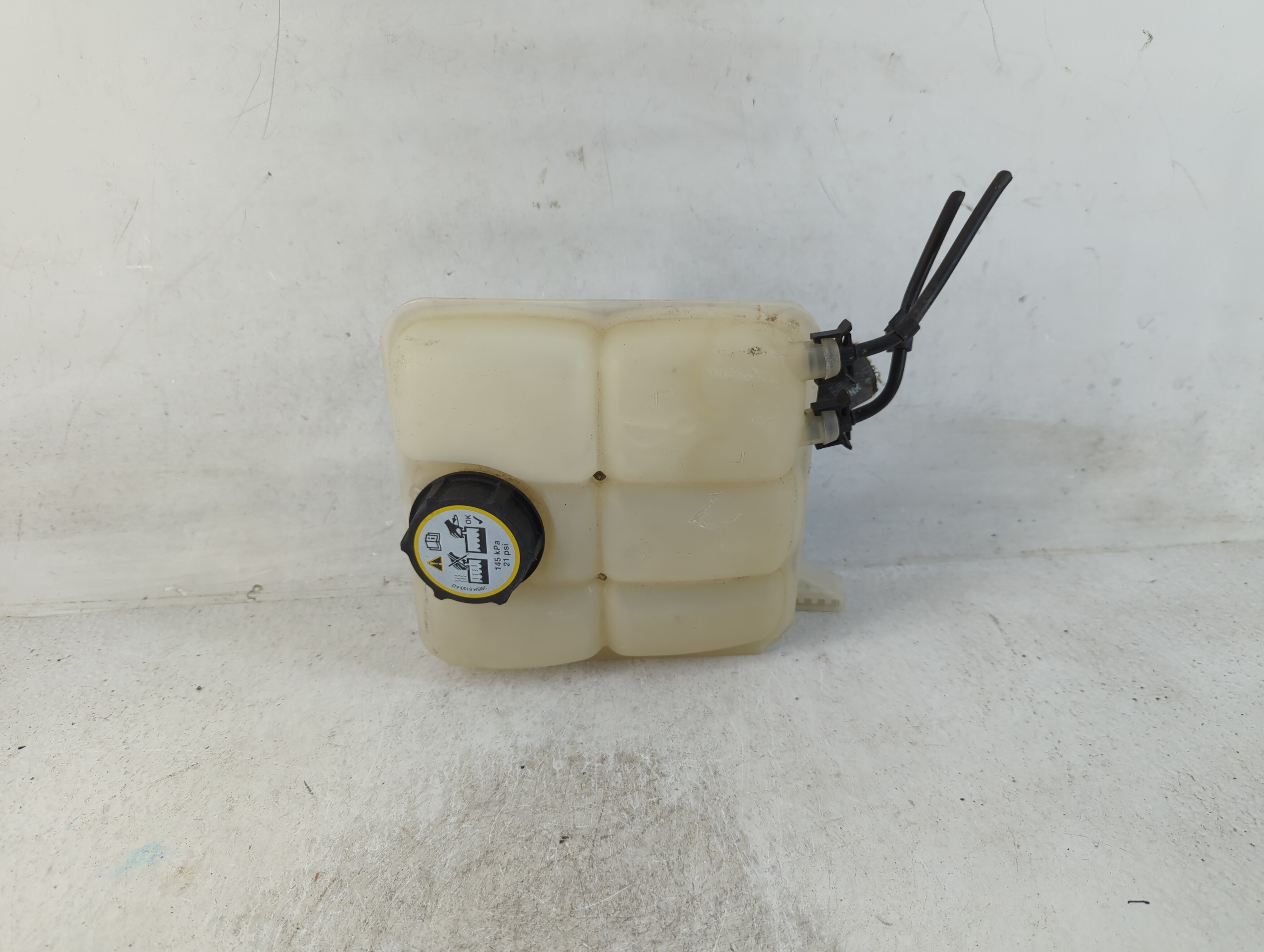 2013-2018 Ford C-max Radiator Coolant Overflow Expansion Tank Bottle 794944 - Oemusedautoparts1.com