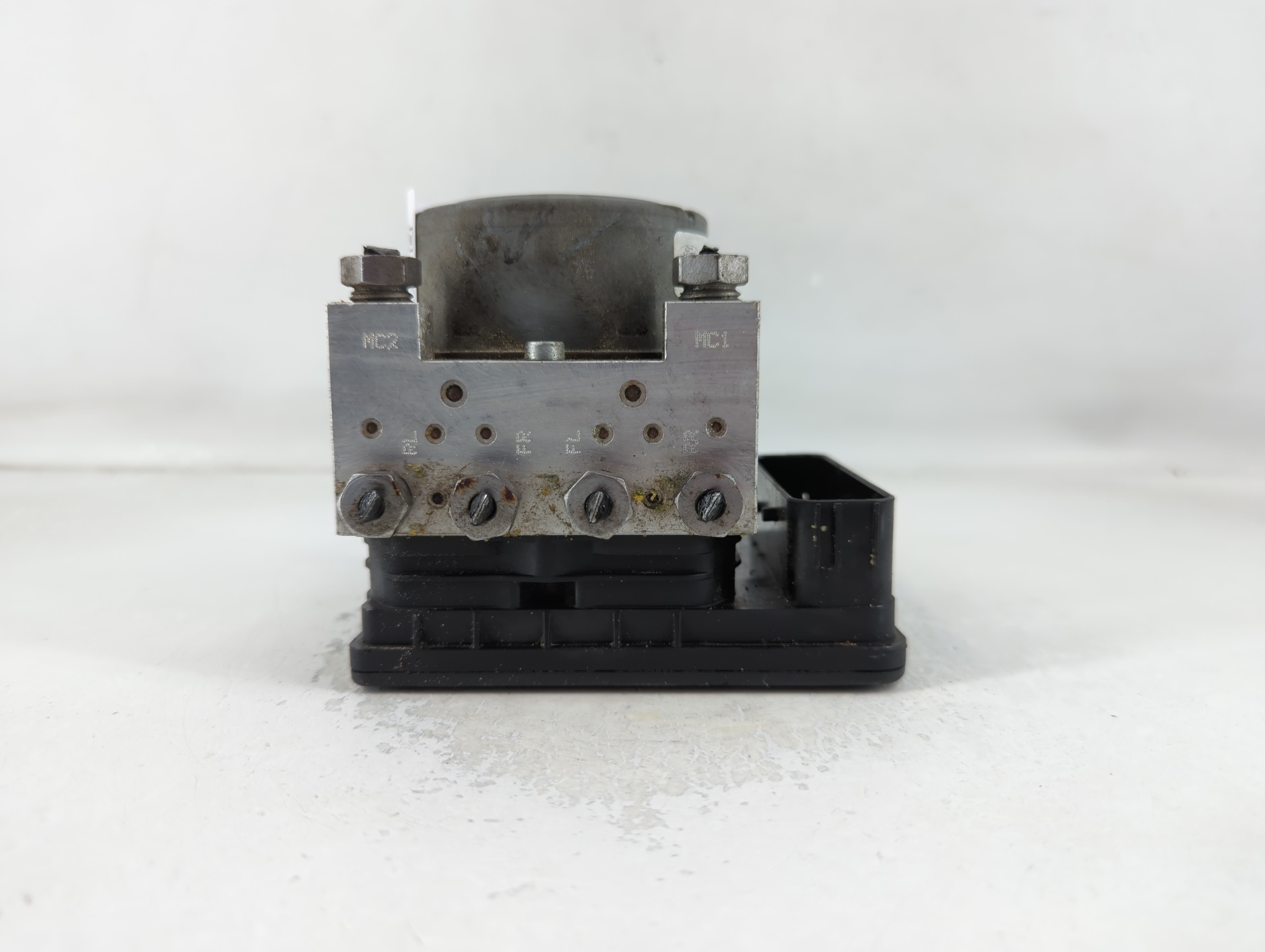 2015-2020 Ford Mustang Abs Pump Control Module 795148 - Oemusedautoparts1.com