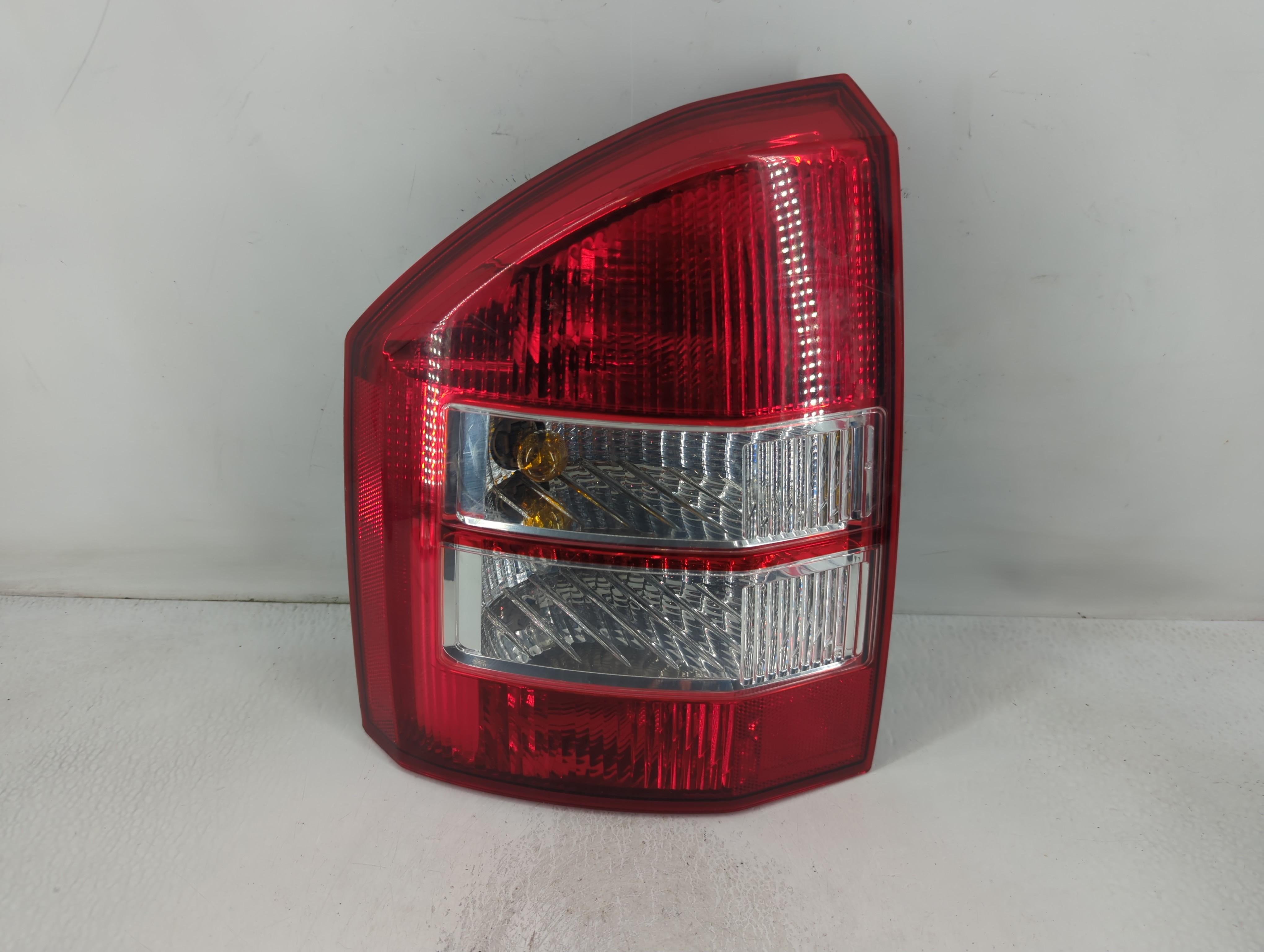 Picture of 2007-2010 Jeep Compass Driver Left Side Tail Light Taillight Oem 795379