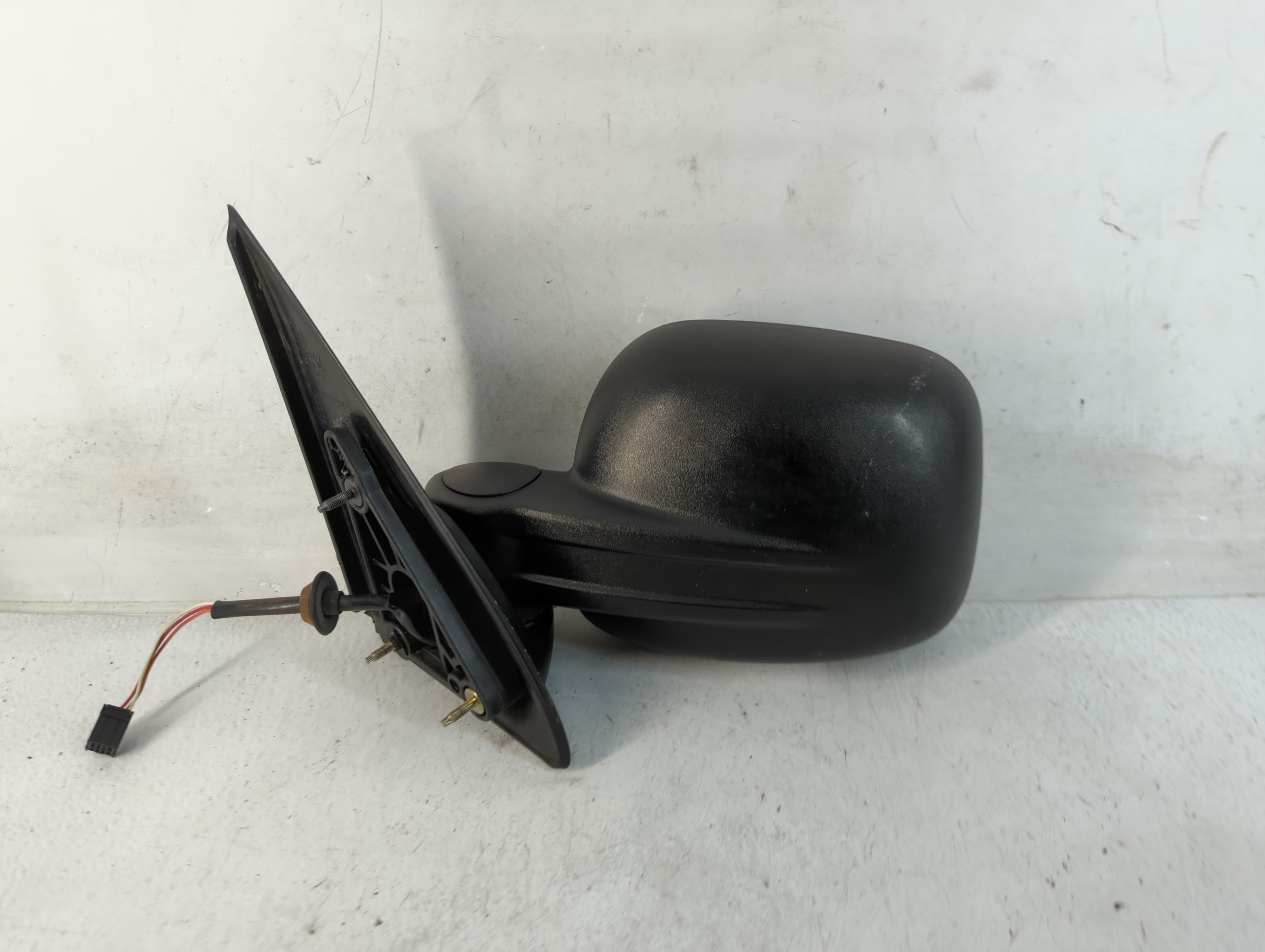 2002-2007 Jeep Liberty Driver Left Side View Power Door Mirror Black 795572 - Oemusedautoparts1.com