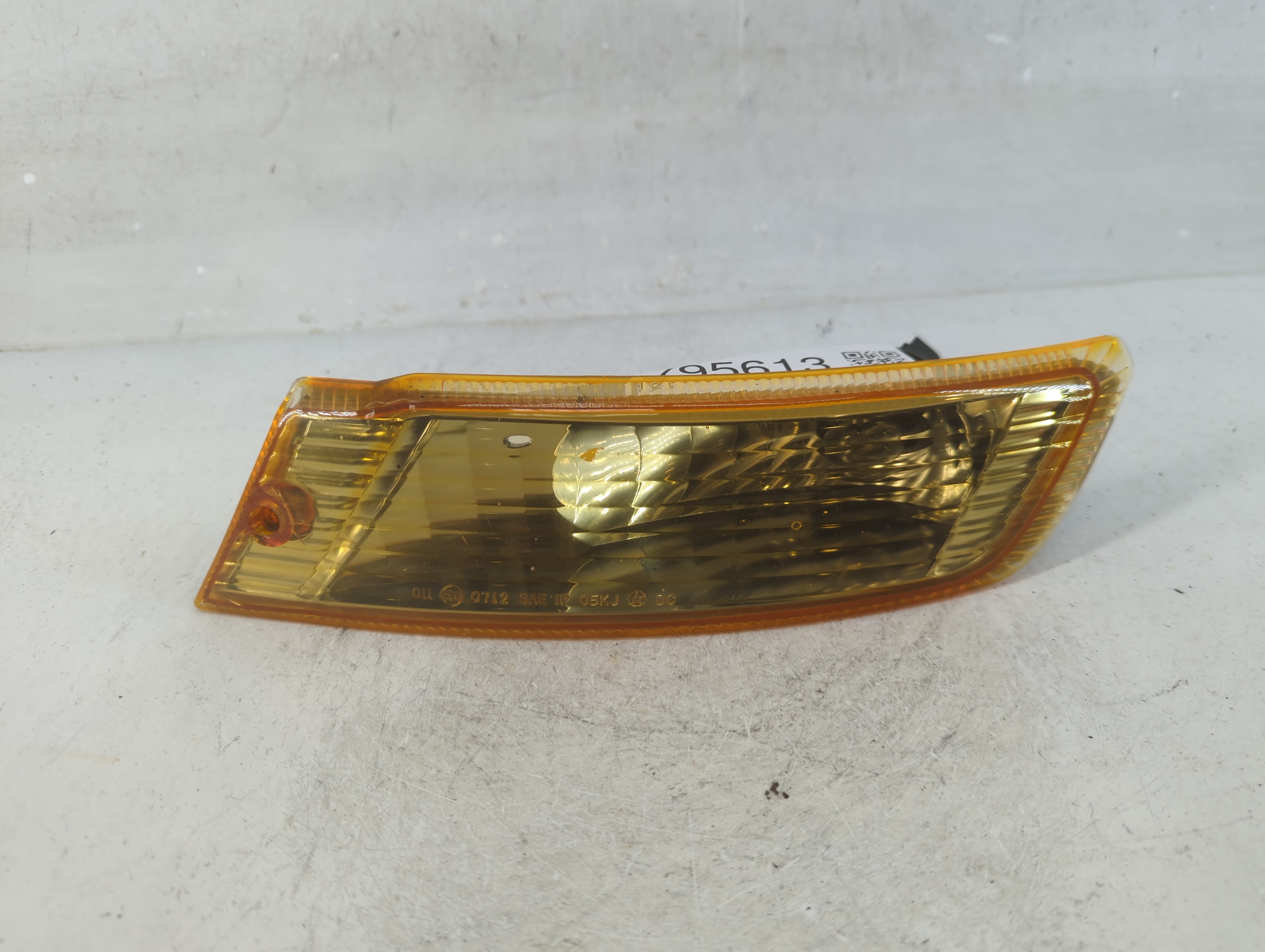 Picture of 2005-2006 Jeep Liberty Driver Left Oem Fog Light Lamp 795613